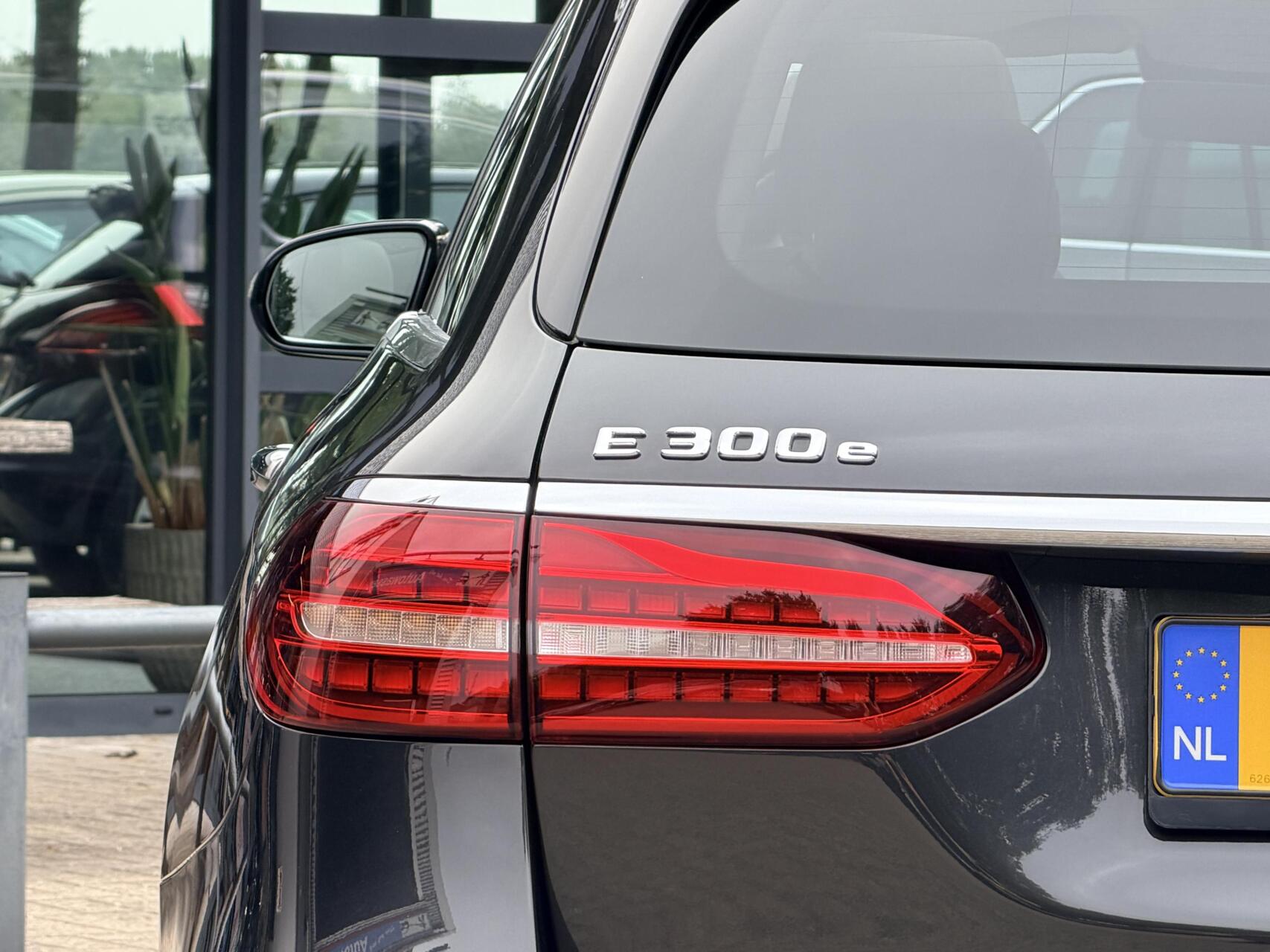 Foto van Mercedes-Benz E 300 E