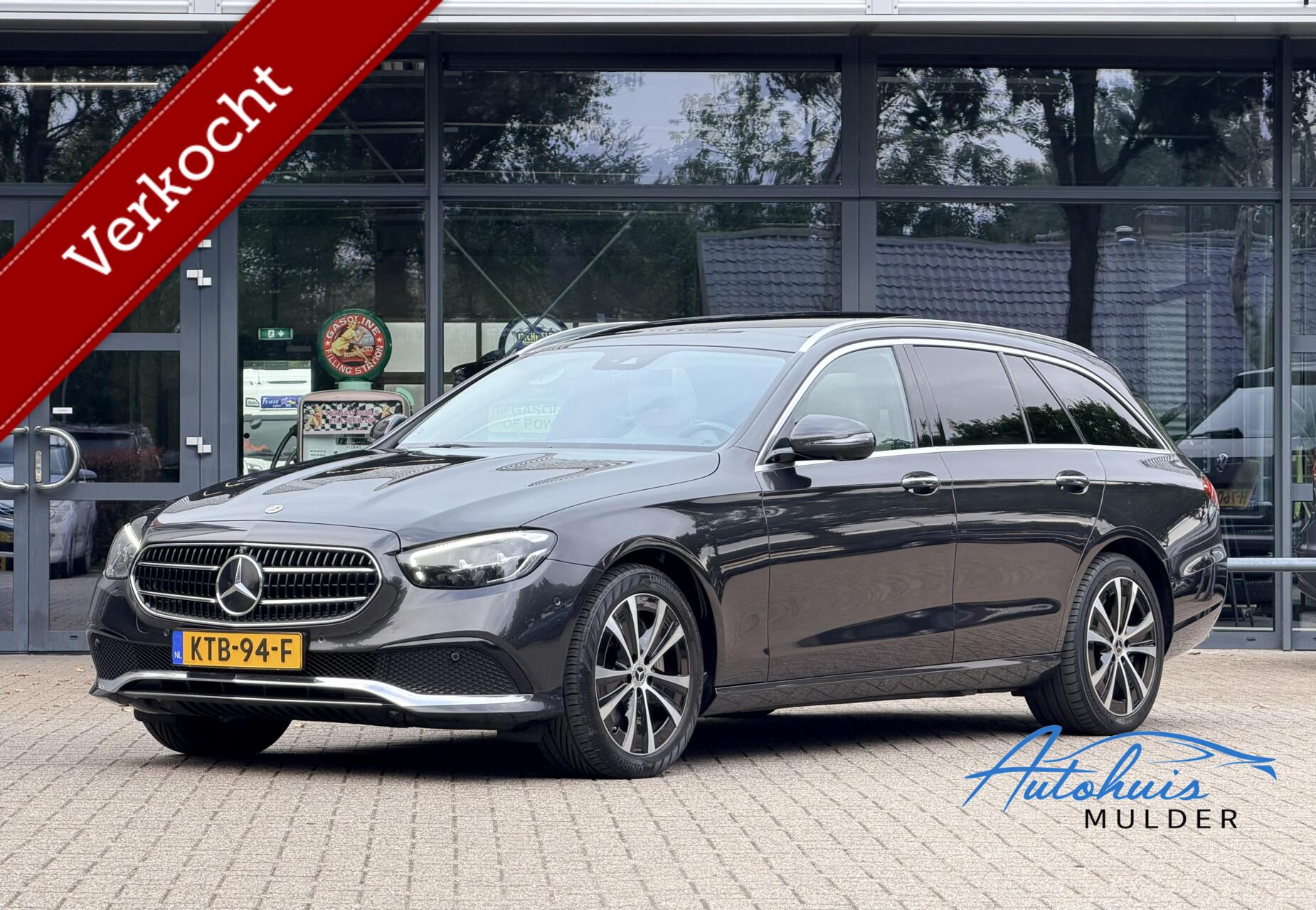 Mercedes-Benz E 300 E 300 e Business Solution Luxury| Panoramadak | Burmester | 360° Camera | Trekhaak | Leder 2022 - voorkant