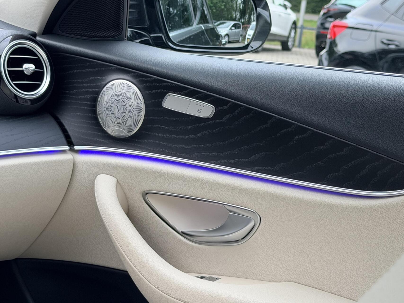 Foto van Mercedes-Benz E 300 E