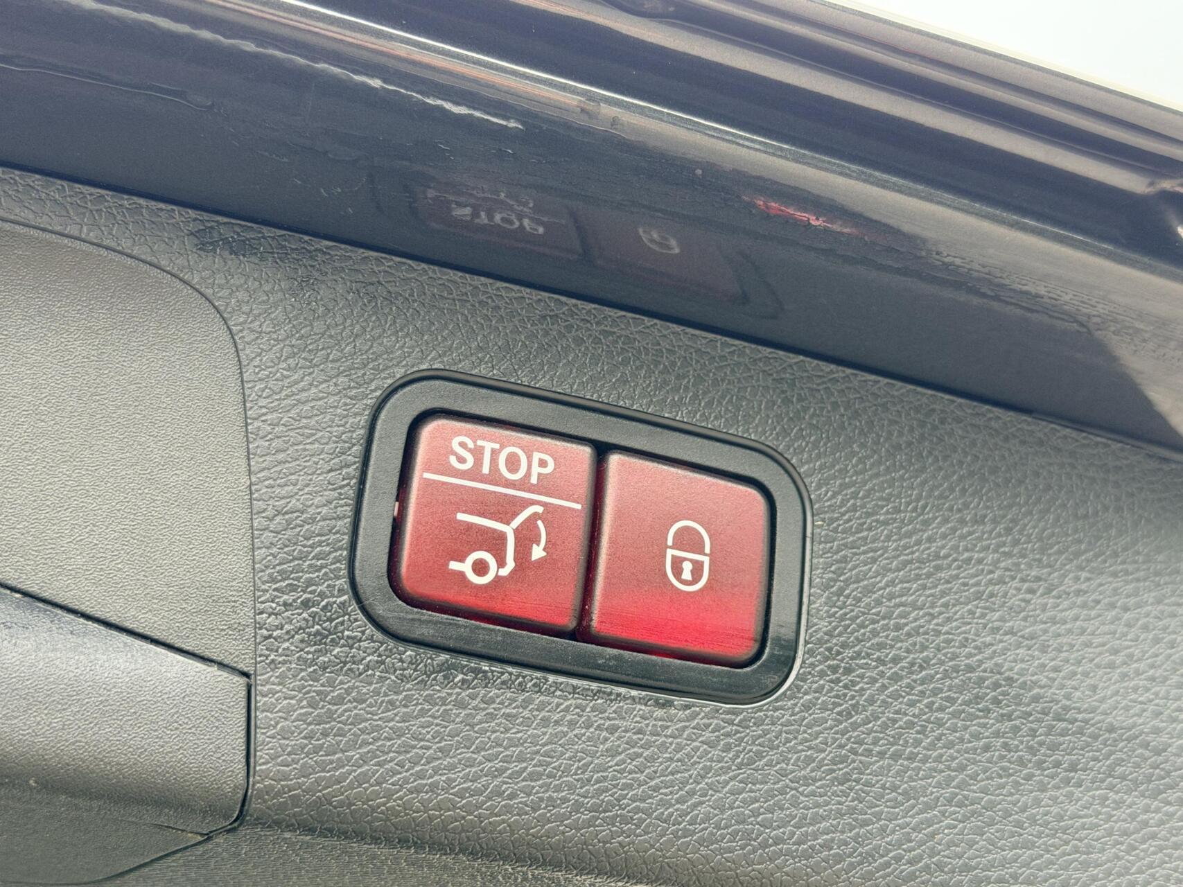 Foto van Mercedes-Benz E 300 E