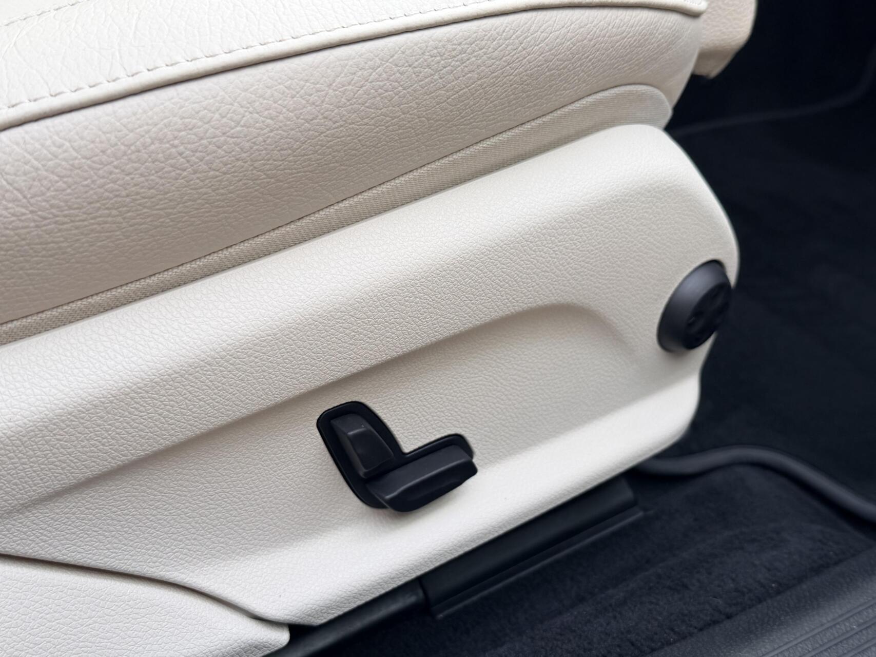 Foto van Mercedes-Benz E 300 E