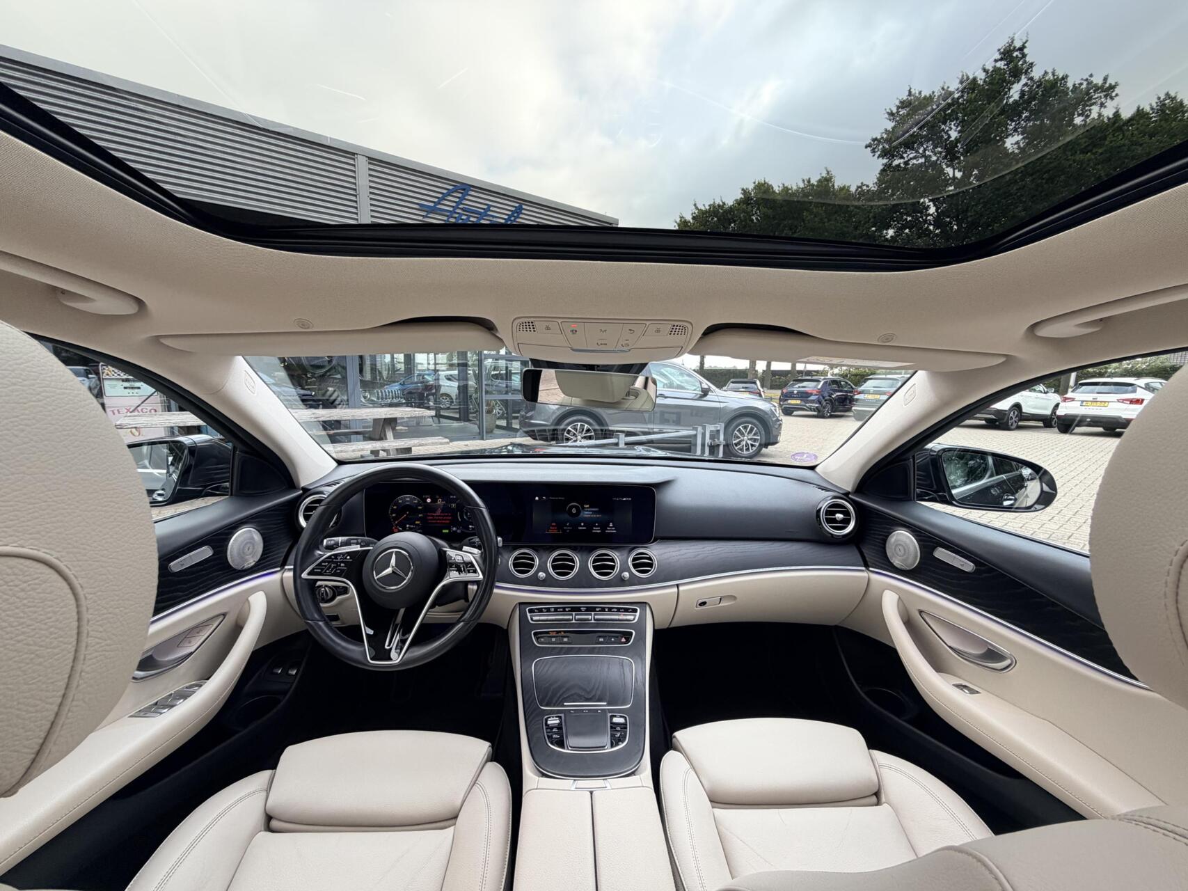 Foto van Mercedes-Benz E 300 E