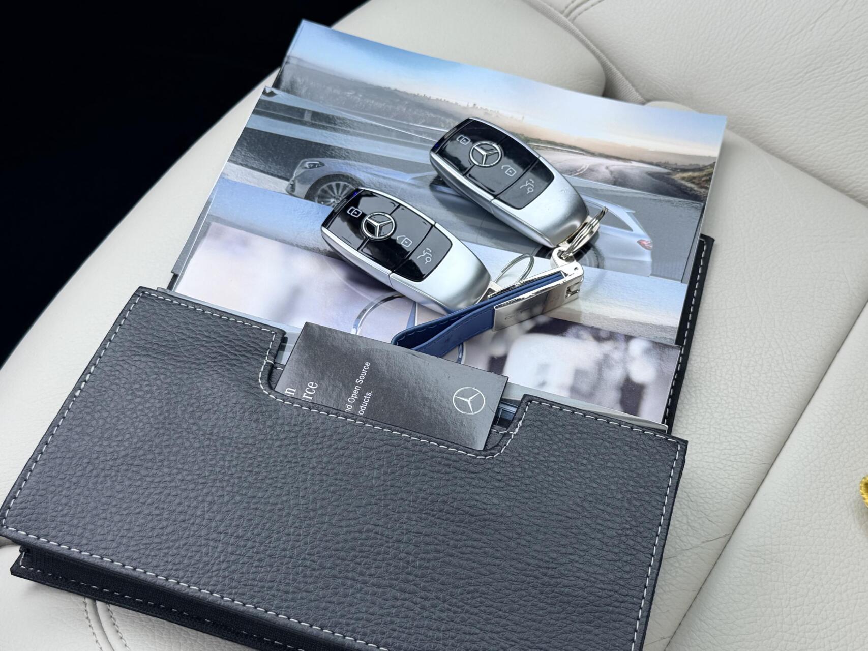 Foto van Mercedes-Benz E 300 E