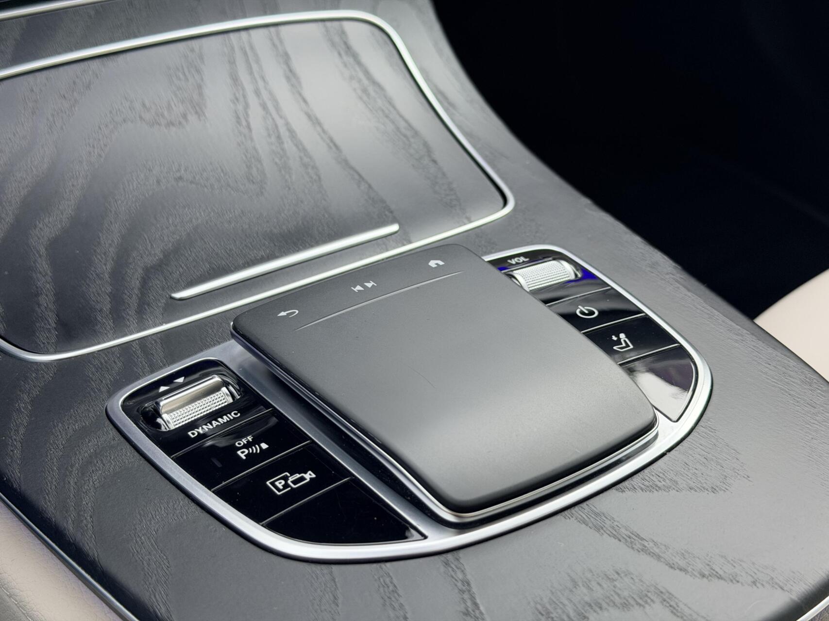 Foto van Mercedes-Benz E 300 E