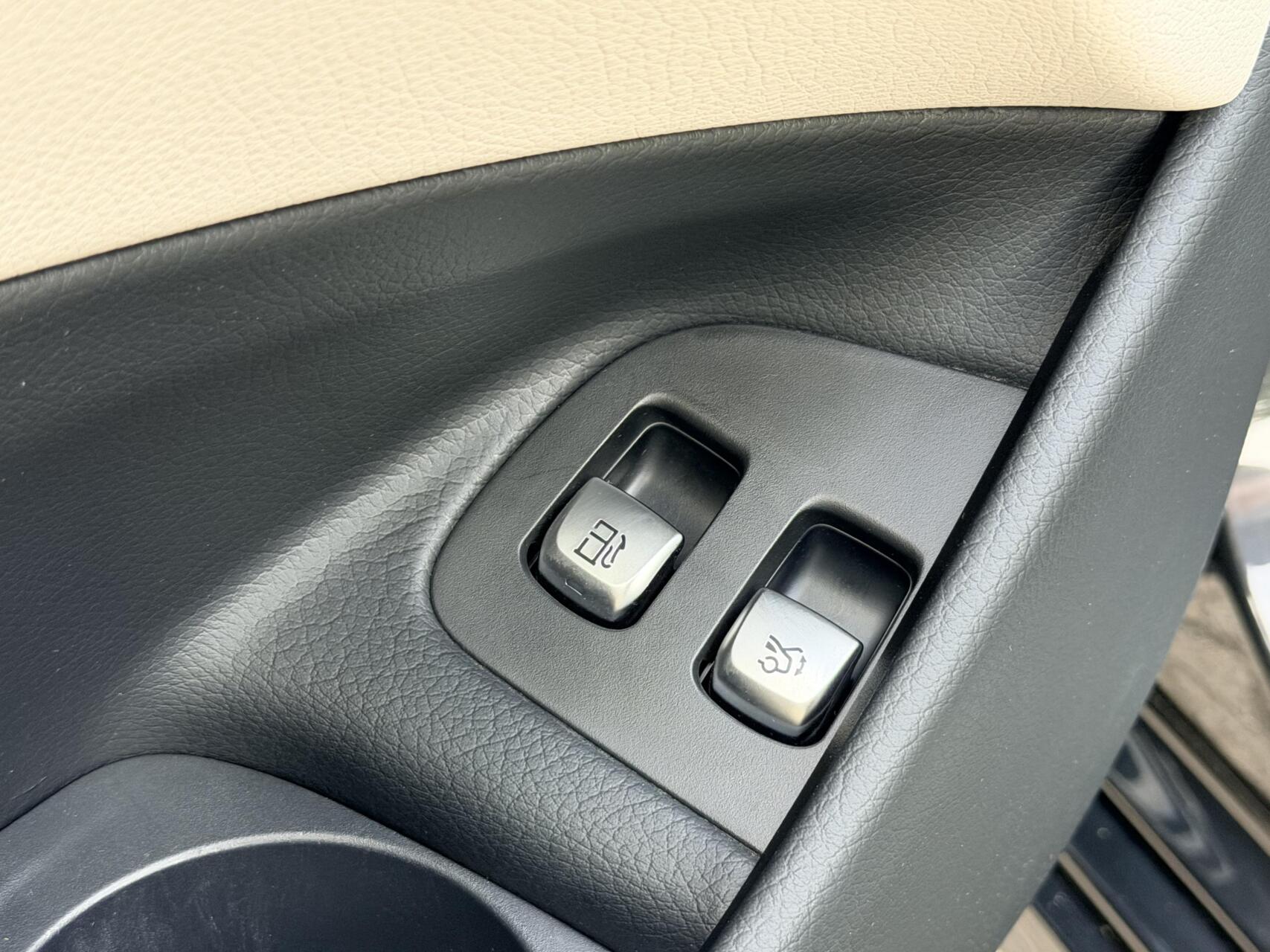 Foto van Mercedes-Benz E 300 E