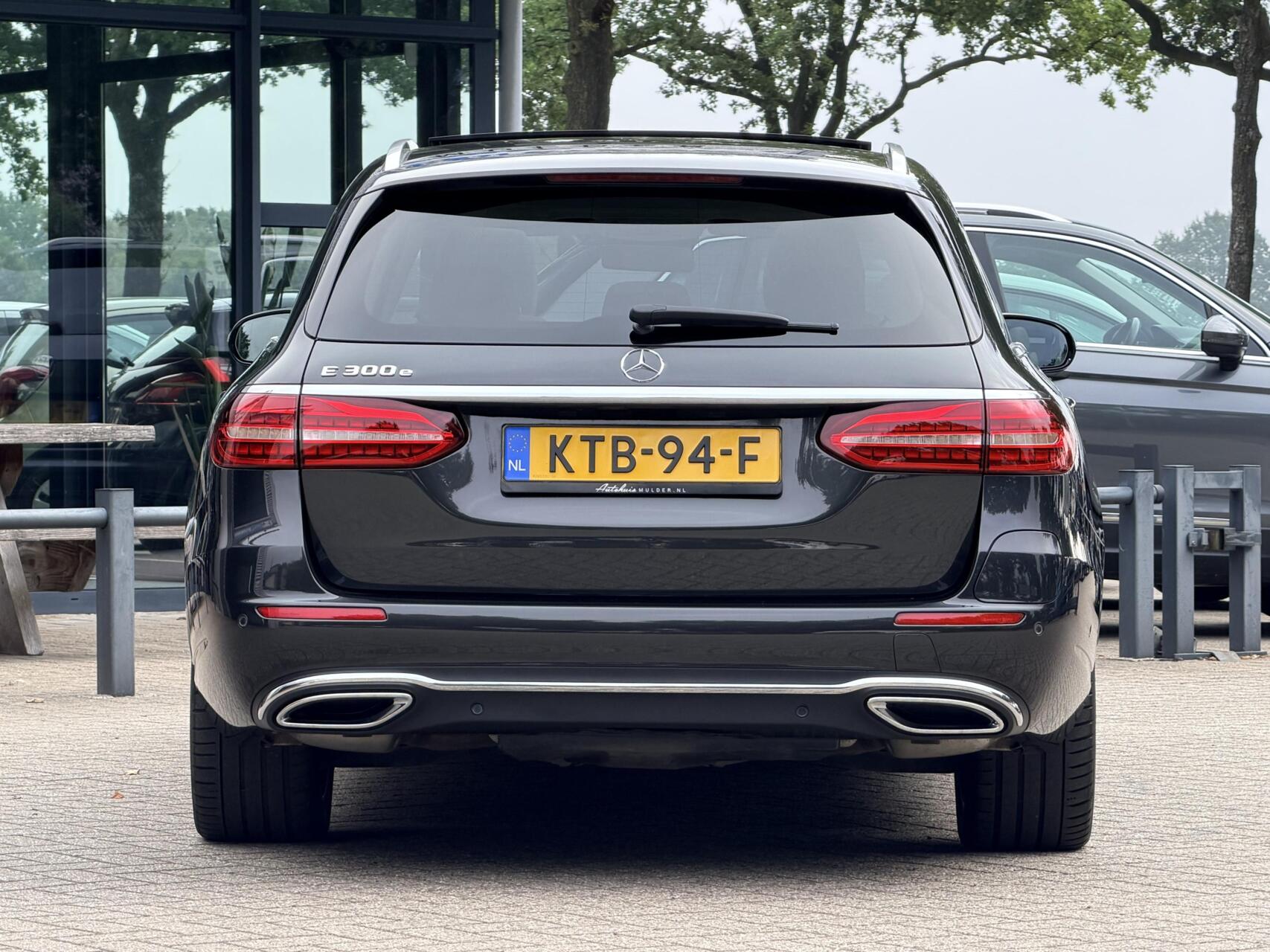 Foto van Mercedes-Benz E 300 E