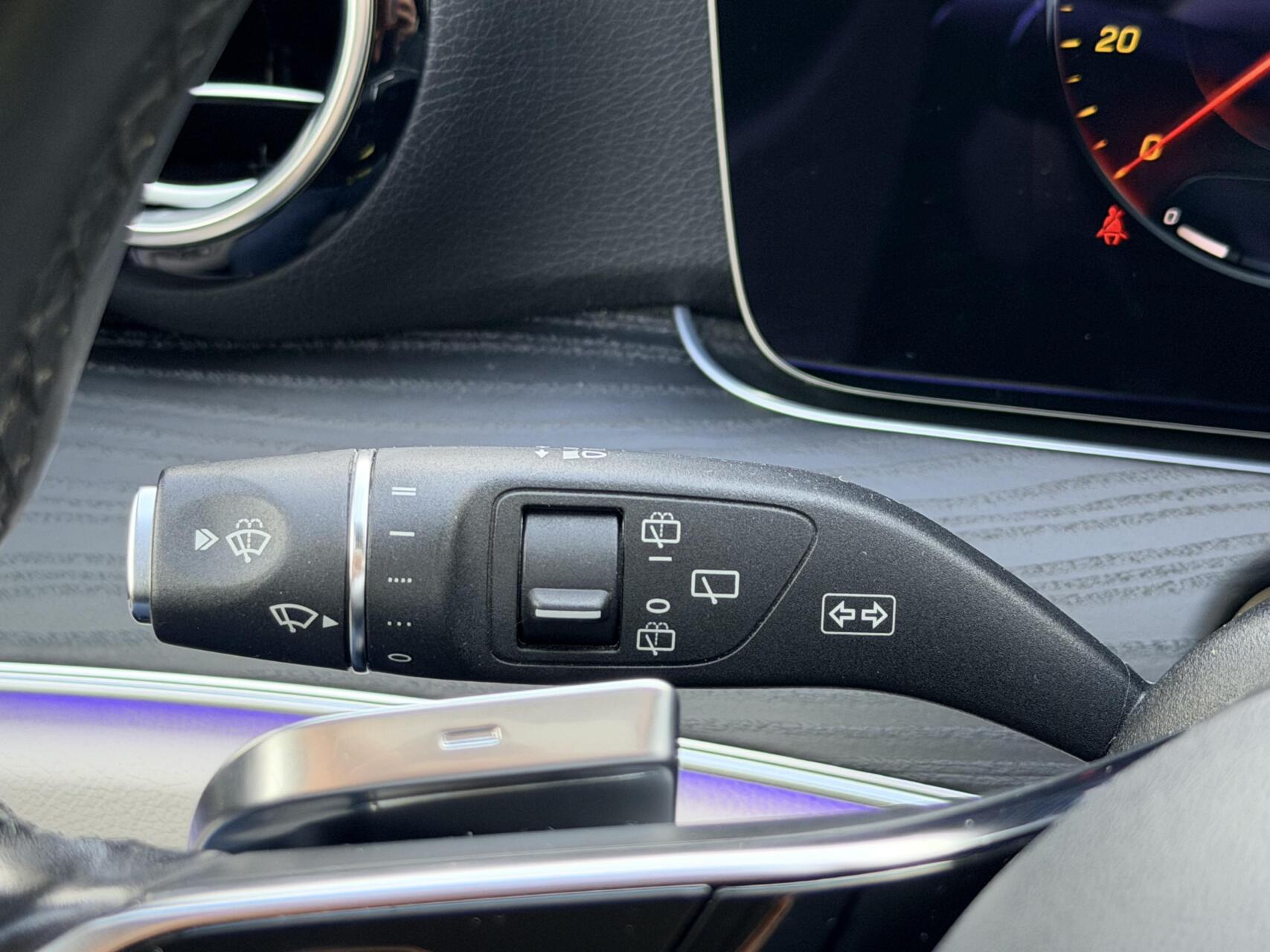 Foto van Mercedes-Benz E 300 E