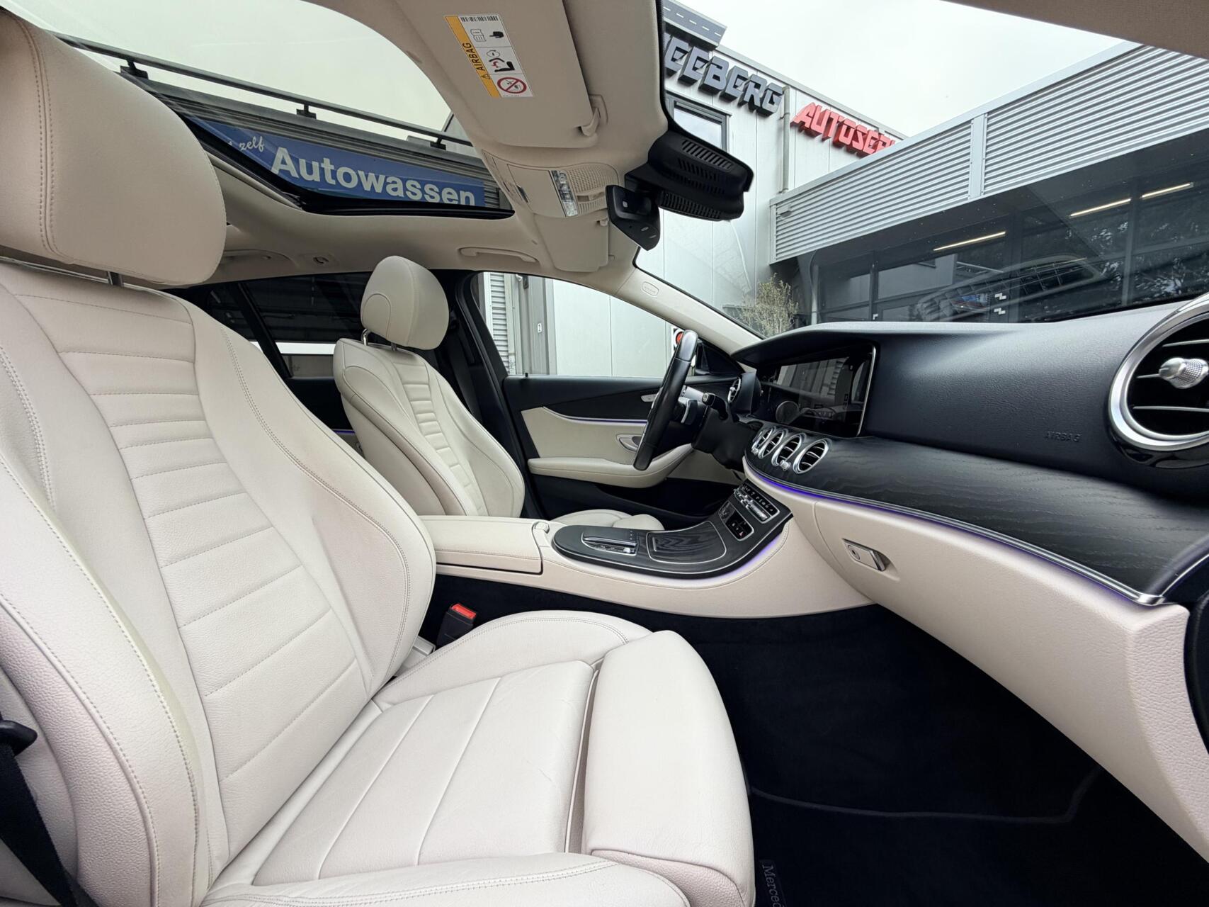 Foto van Mercedes-Benz E 300 E