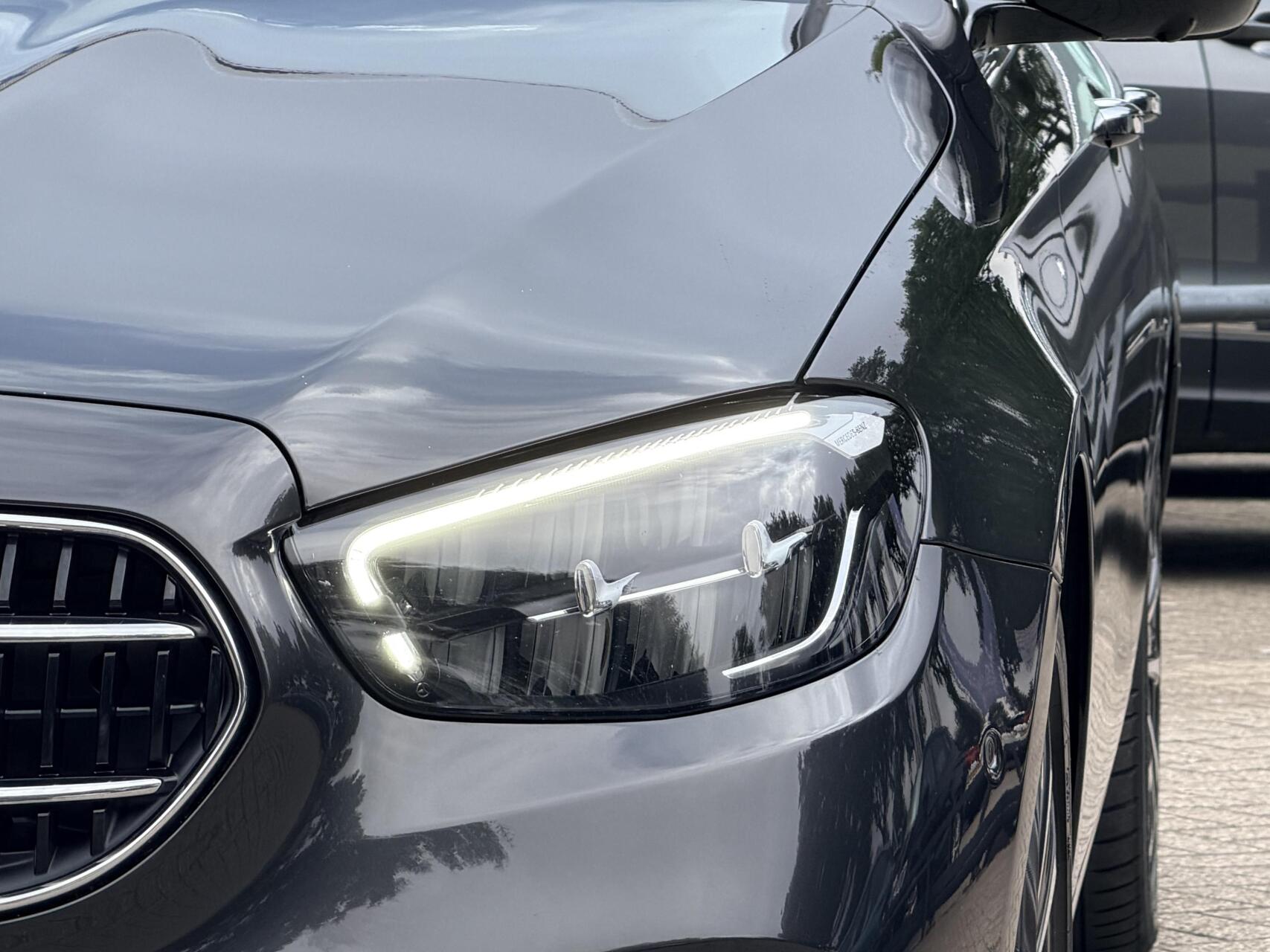 Foto van Mercedes-Benz E 300 E