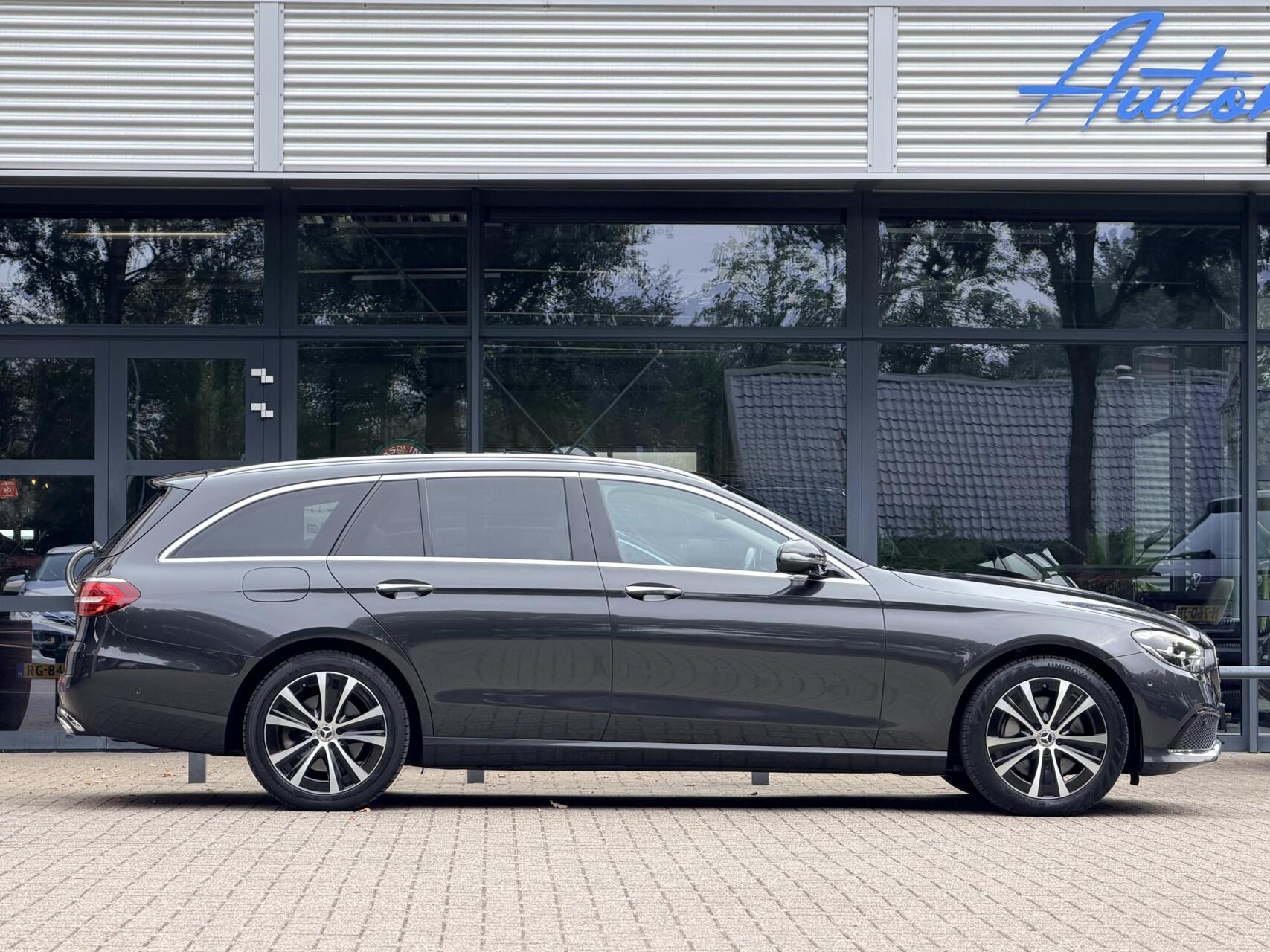 Foto van Mercedes-Benz E 300 E