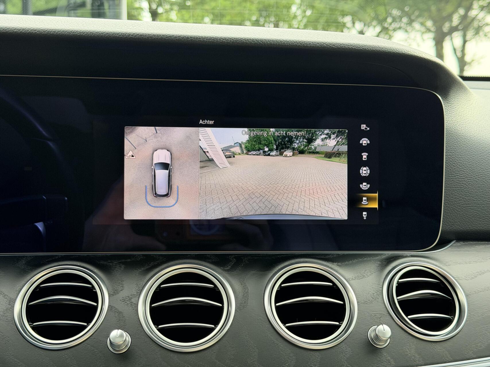 Foto van Mercedes-Benz E 300 E