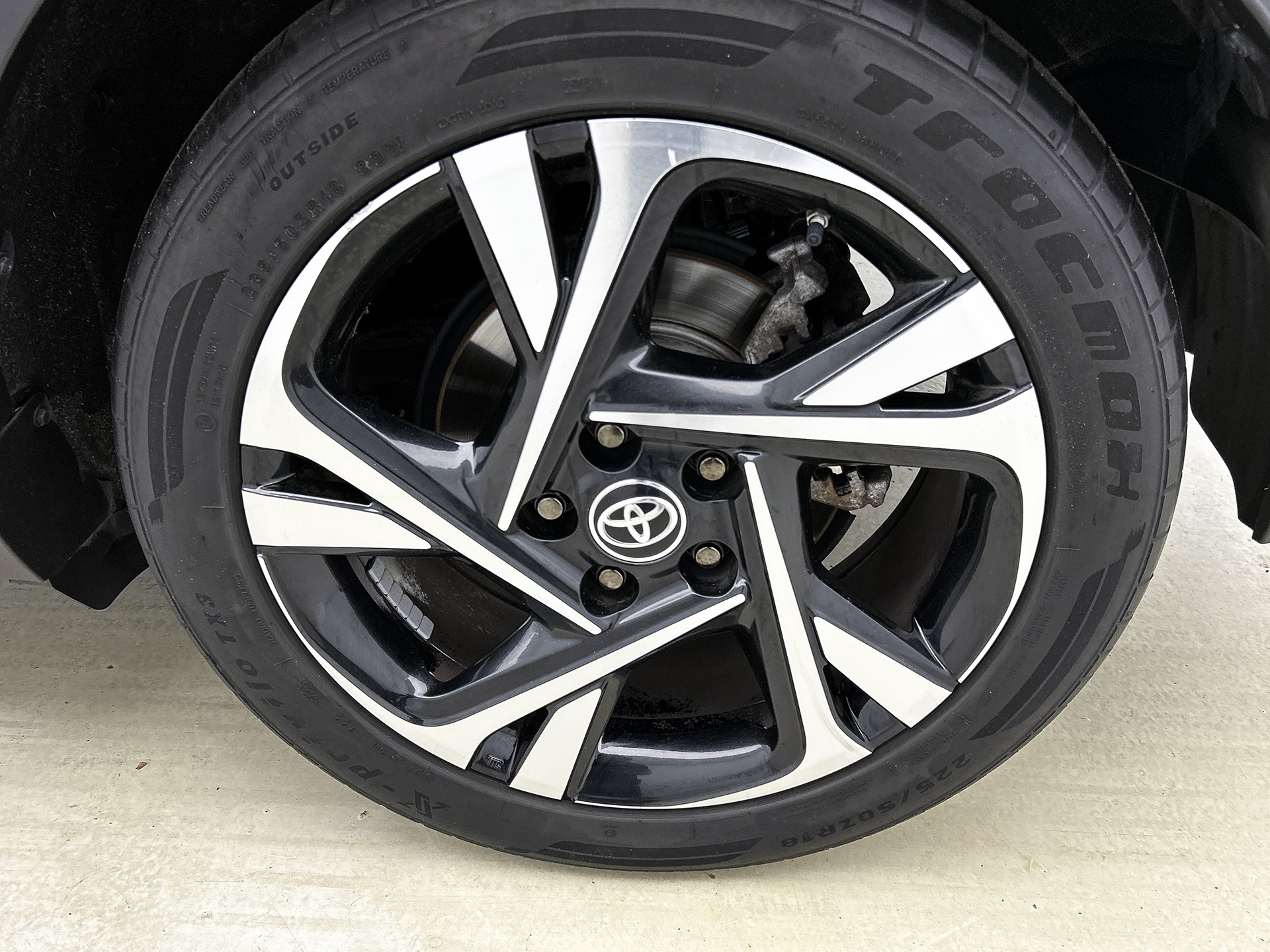 Foto van Toyota Toyota C-hr