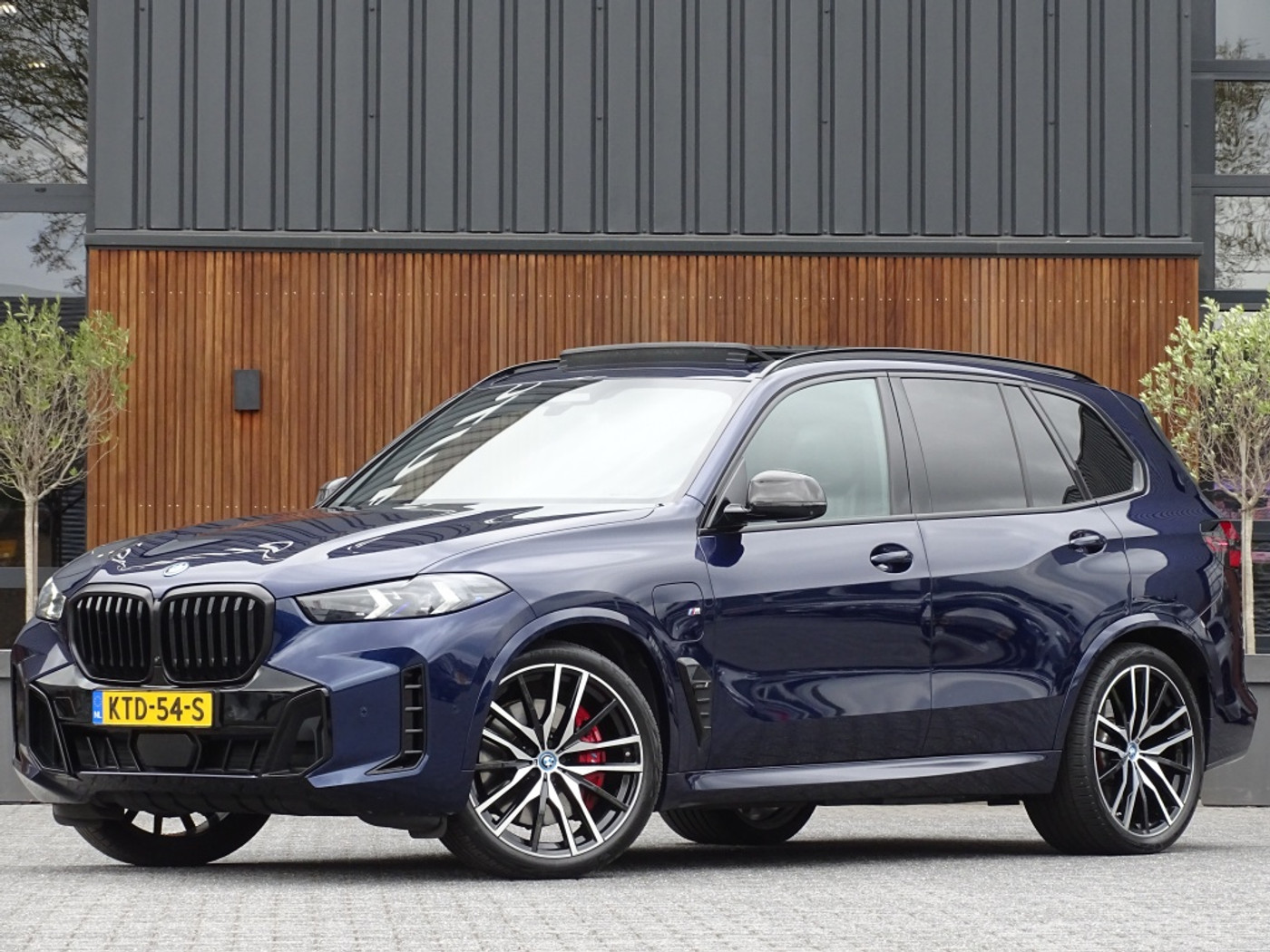 BMW X5 Xdrive50e 50e 490PK X-Drive M-Sport PRO / Individual / M-stoel / Carbon / Harman Kardon 2023 - voorkant