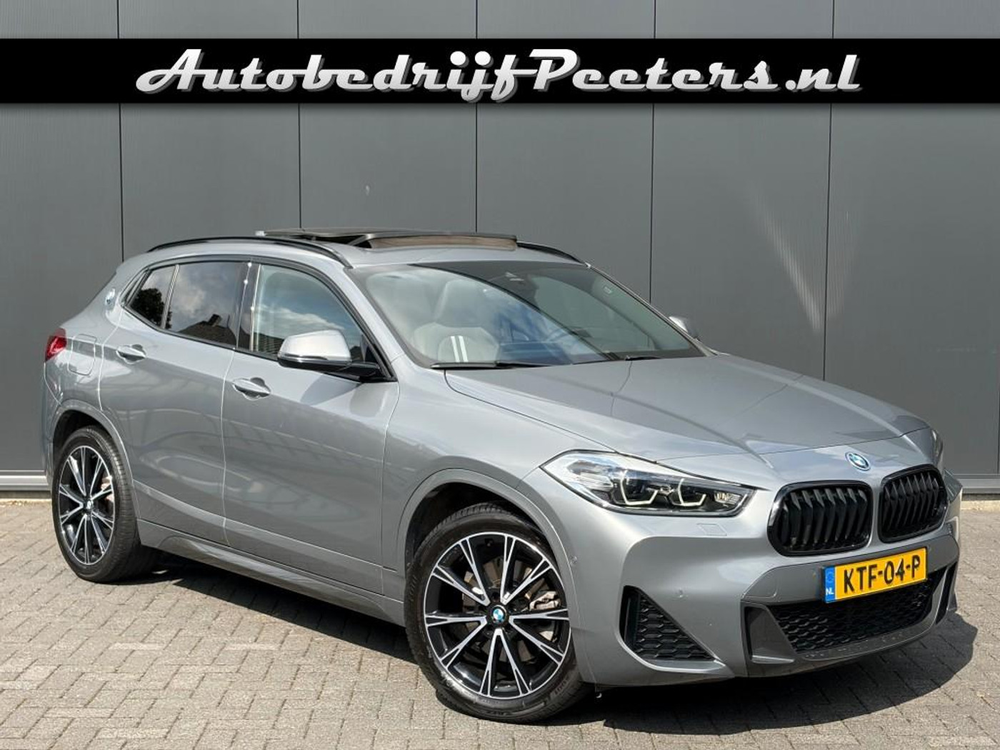 BMW X2 xDrive25e M Sport Pano ACC HUD Camera LED Leder E.klep Sfeerlicht 2021 - voorkant