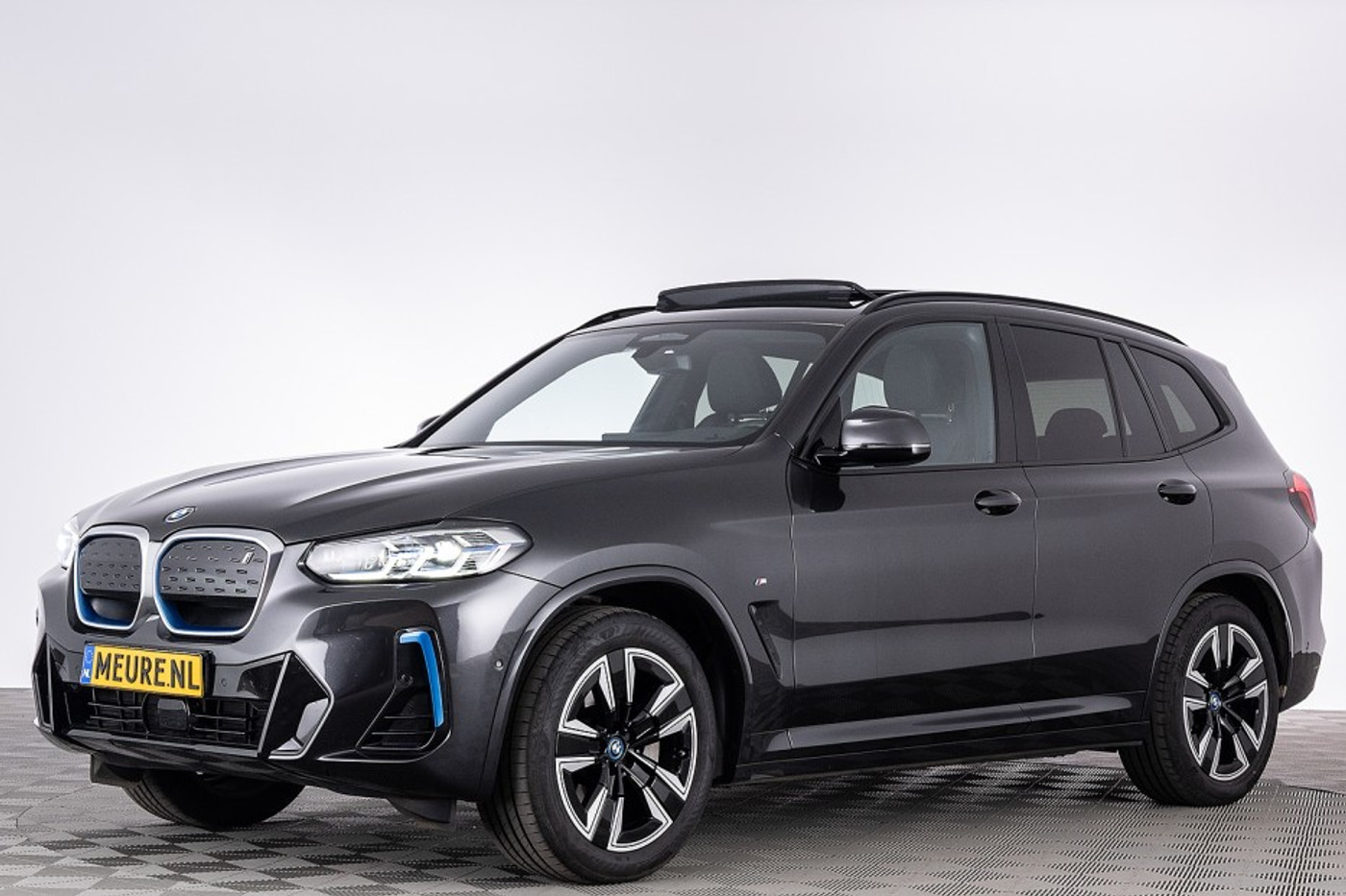 Foto van BMW Ix3