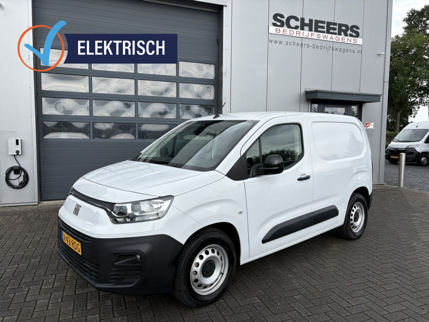 Fiat E-doblò 50 kWh | 3-zits | navigatie | cruise 2023 - voorkant