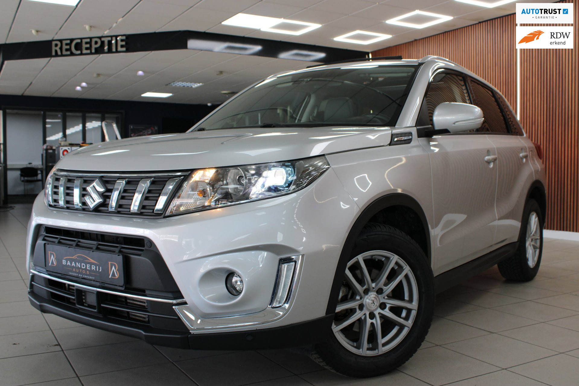 Suzuki Vitara 1.4 Boosterjet AllGrip Stijl Automaat | Airco | Pano|  Adaptieve cruise control |Carplay |  Parkeersensoren & Camera 2019 - voorkant