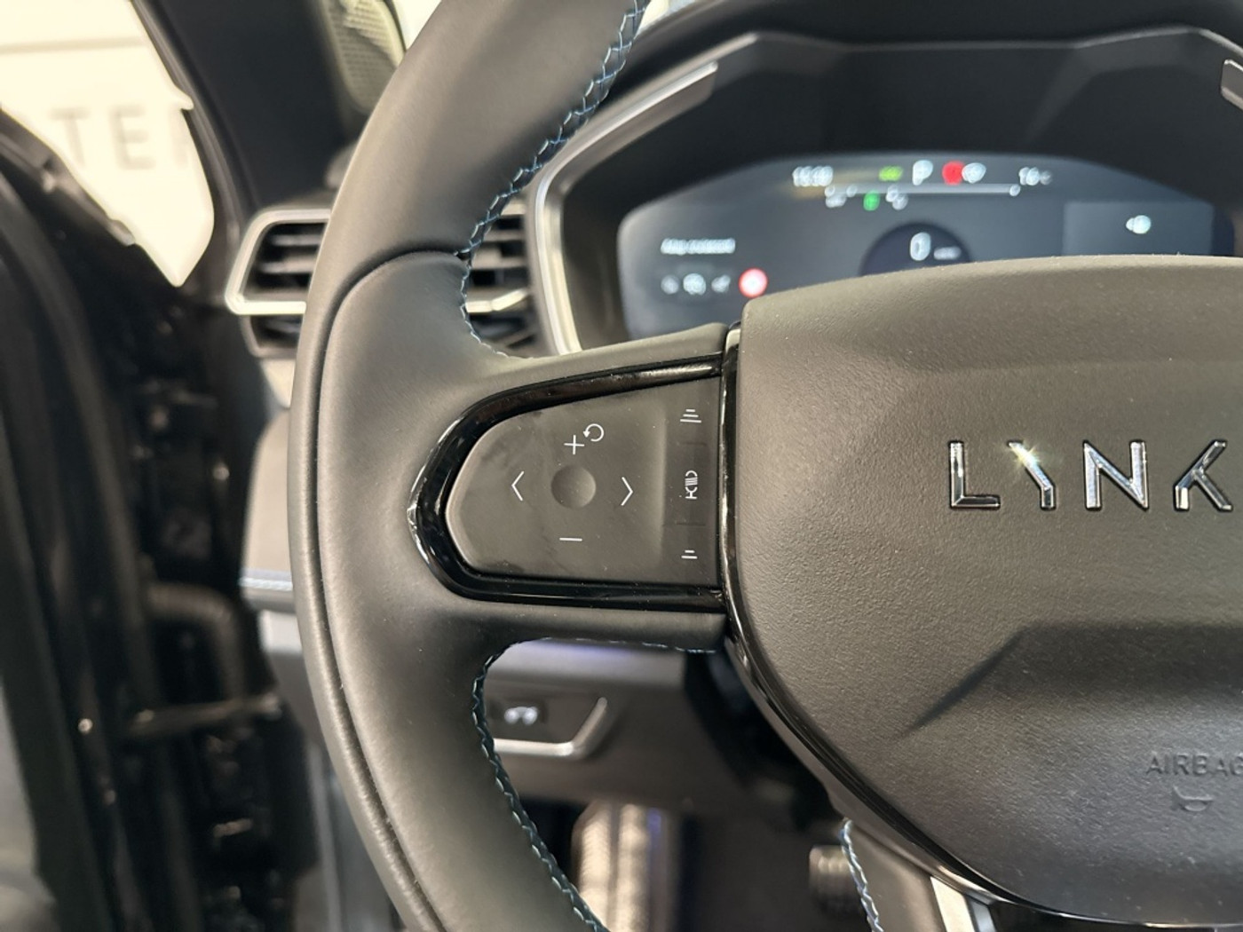 Foto van LYNK & Co 01