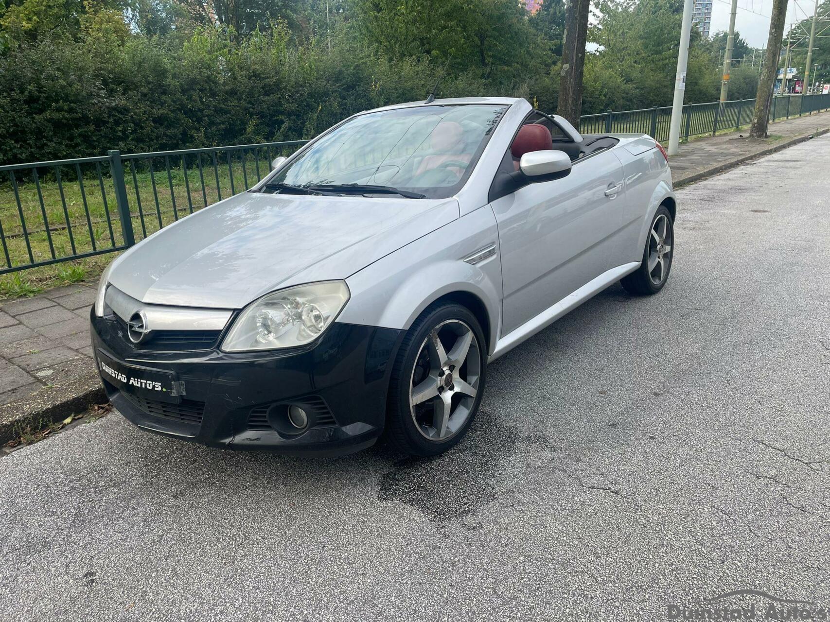 Foto van Opel Tigra Twintop