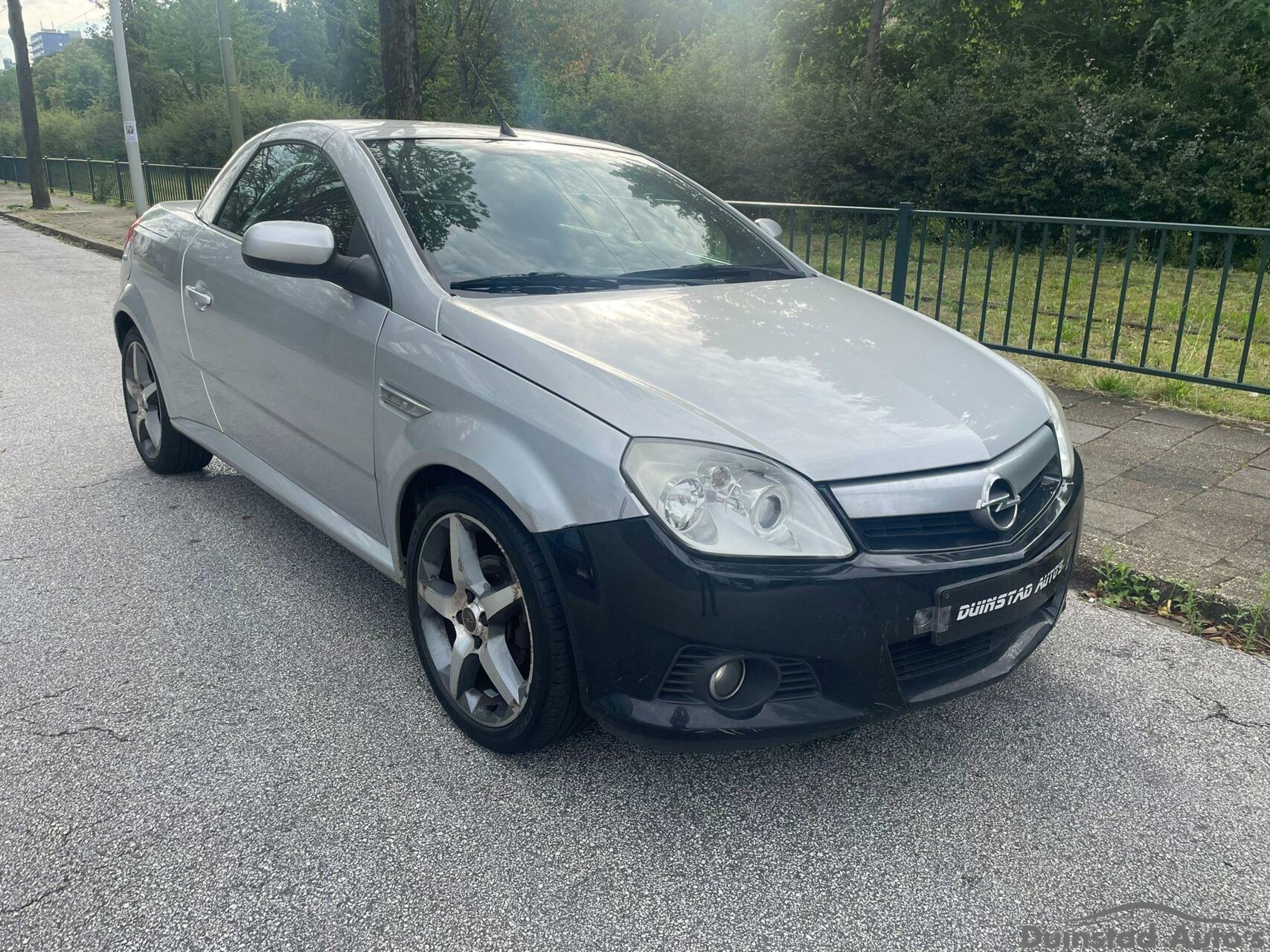 Foto van Opel Tigra Twintop
