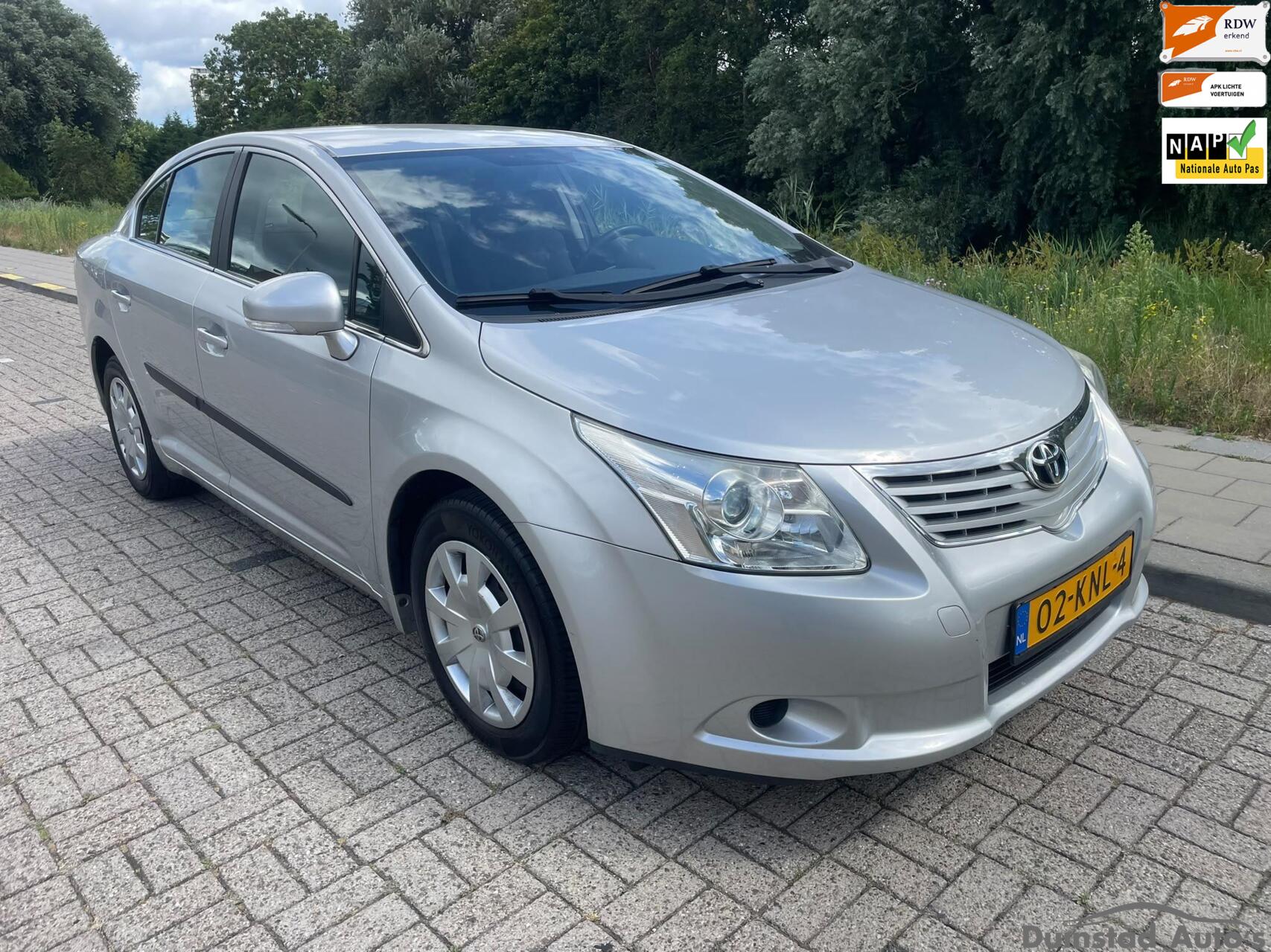 Toyota Toyota Avensis 1.6 VVTi Dynamic Business Special 2010 - voorkant