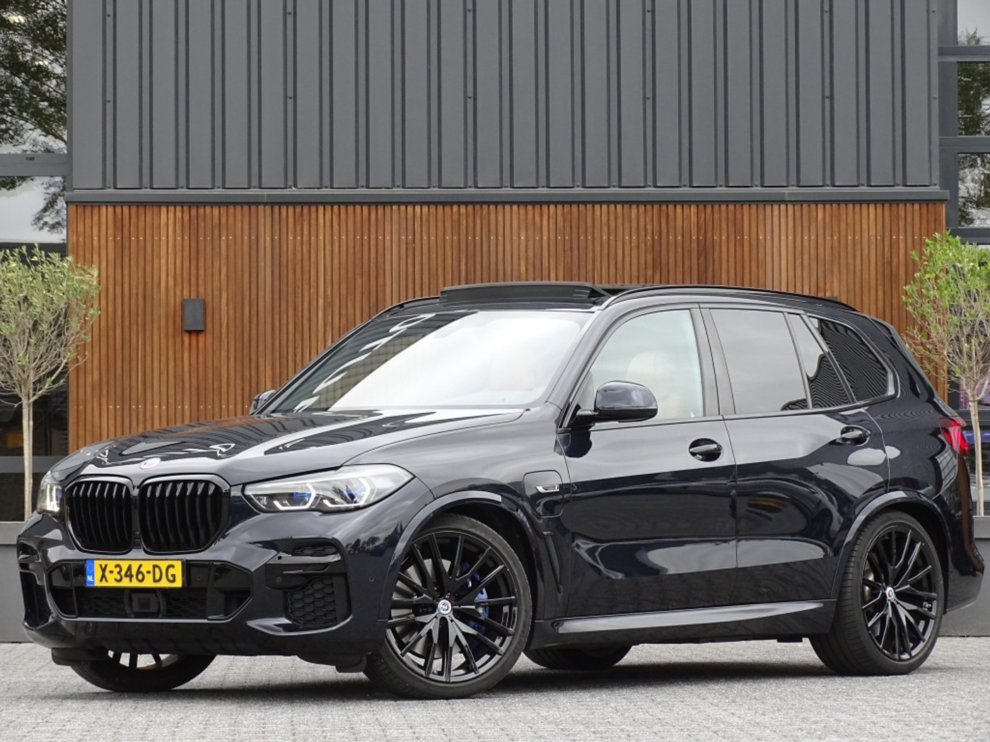 BMW X5 Xdrive45e 45e 394PK M-Sport / Laser / 2022 / BTW / Trekhaak / Pano 2022 - voorkant