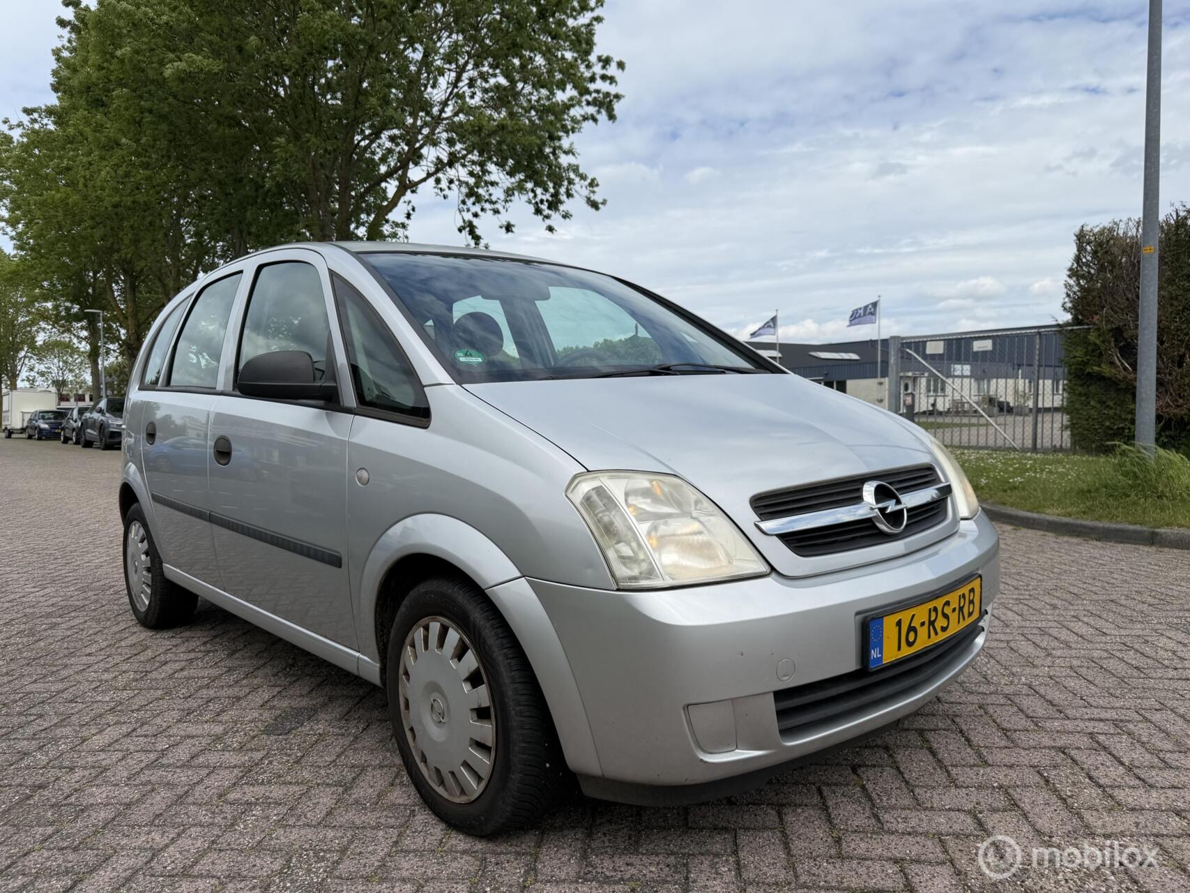 Opel Meriva-a 1.6-16V Essentia Automaat Cruis Airco Eerst Eige 2005 - voorkant