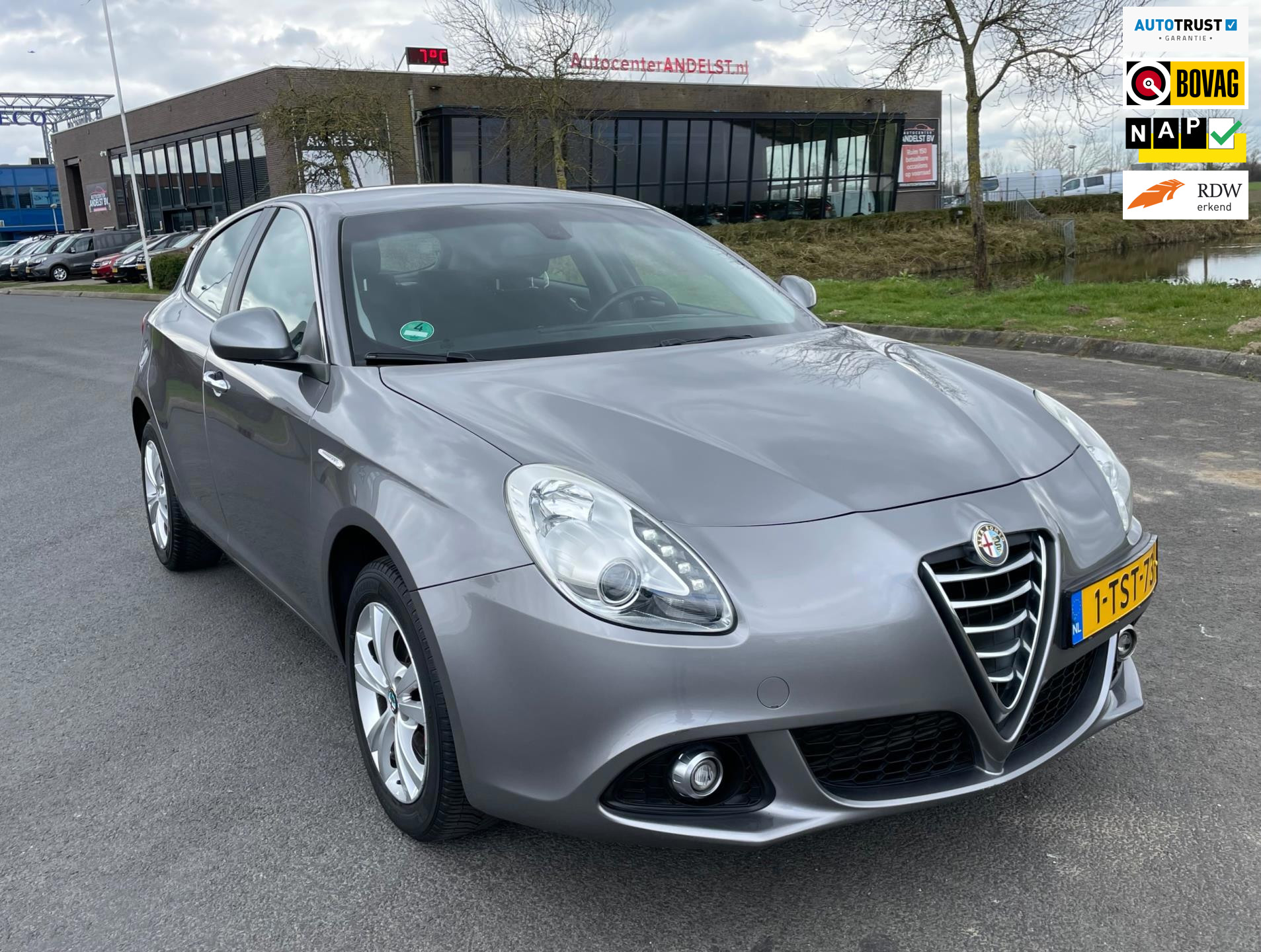 Alfa Romeo Alfa Giulietta 1.4 T Distinctive Lusso, Pdc, Cruise, Navi, Aut, 5drs, 2e eig afk, Geen import, Nap! 2014 - voorkant