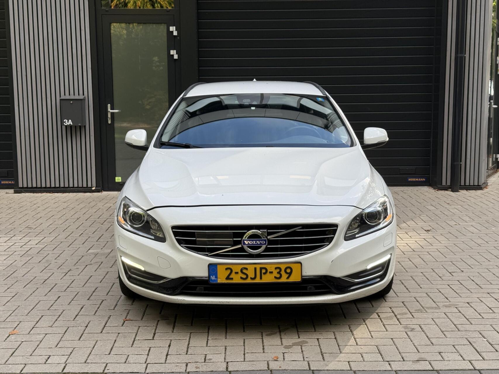 Foto van Volvo V60 Plug In Hybrid