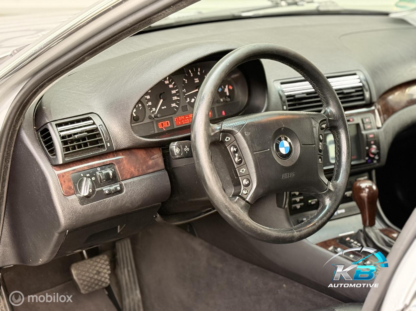 Foto van BMW 325i