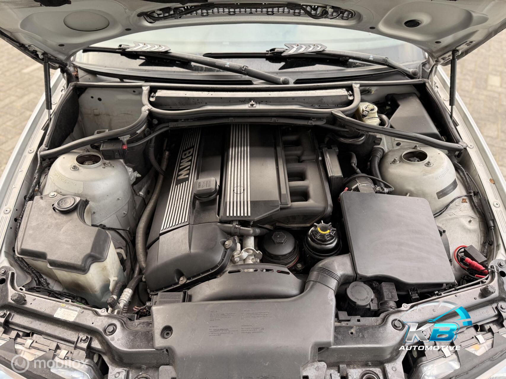 Foto van BMW 325i