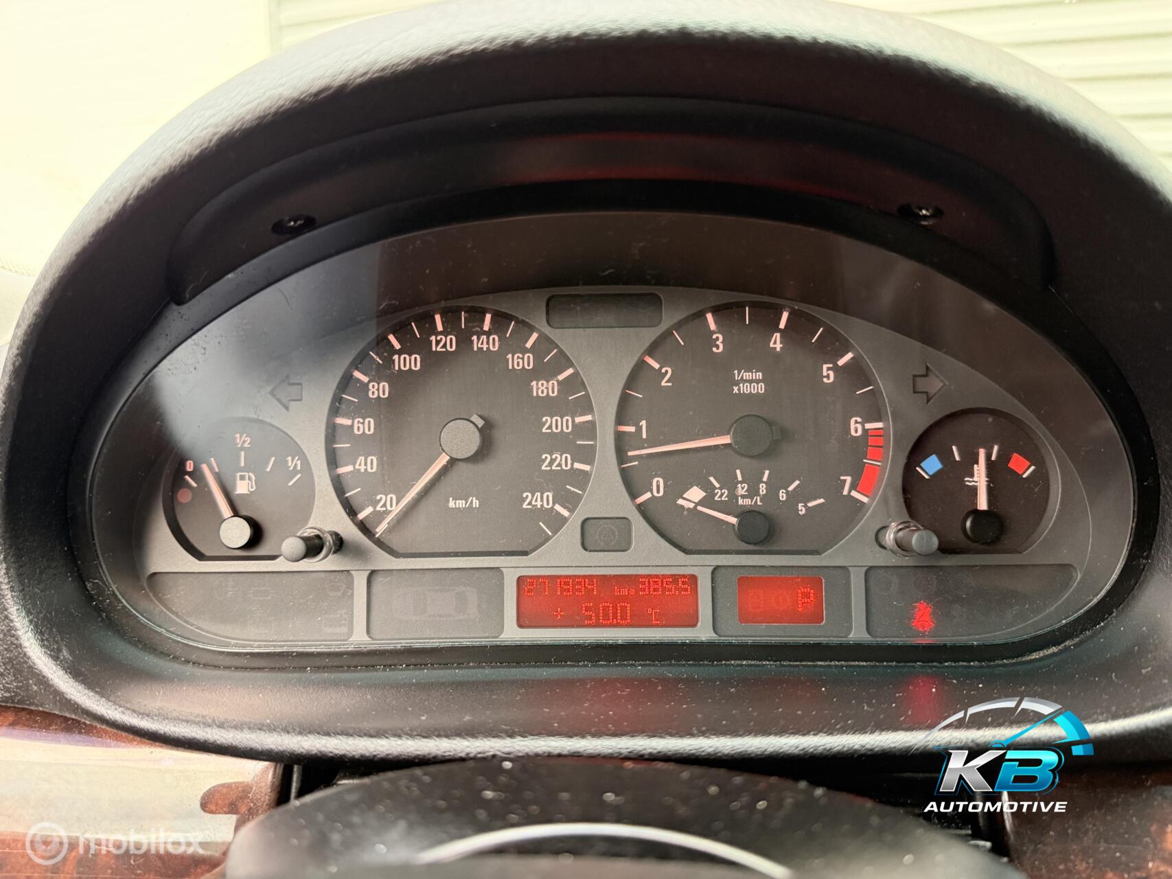 Foto van BMW 325i