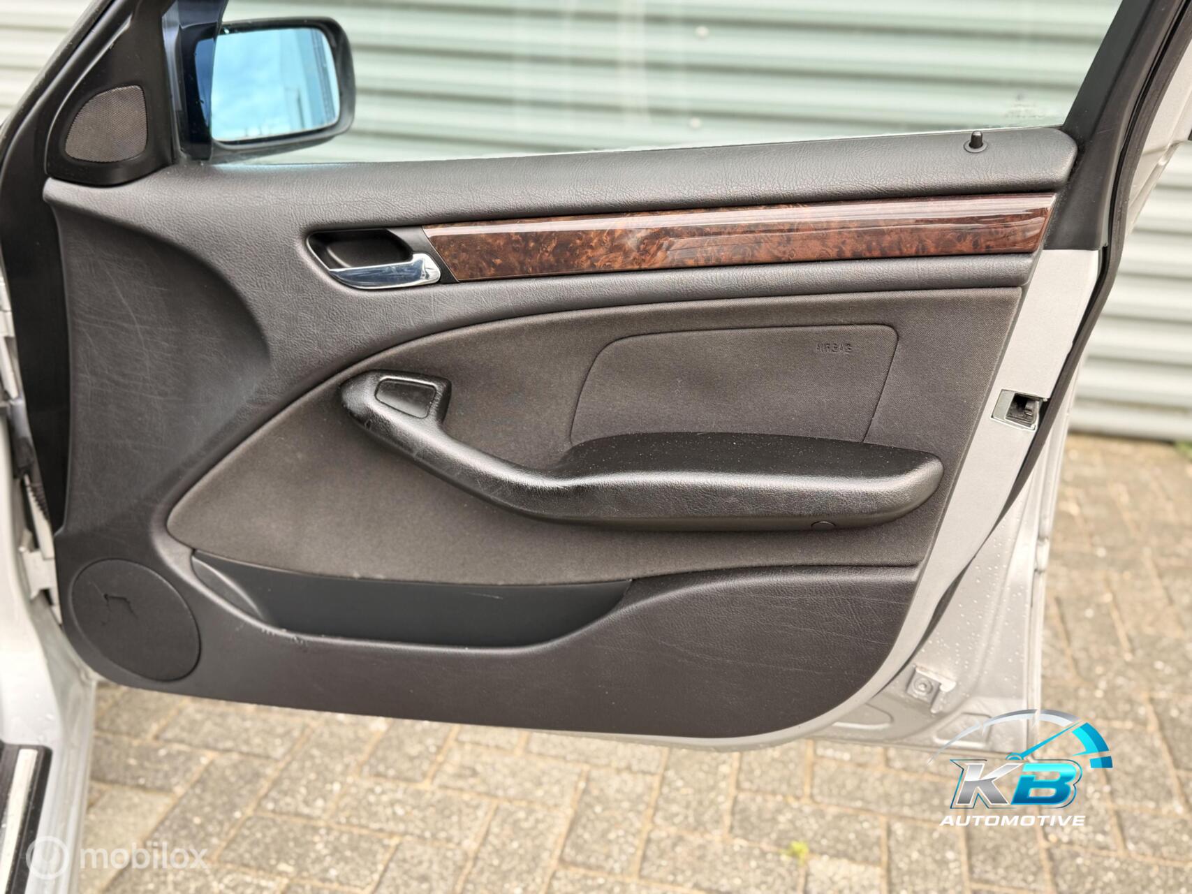 Foto van BMW 325i