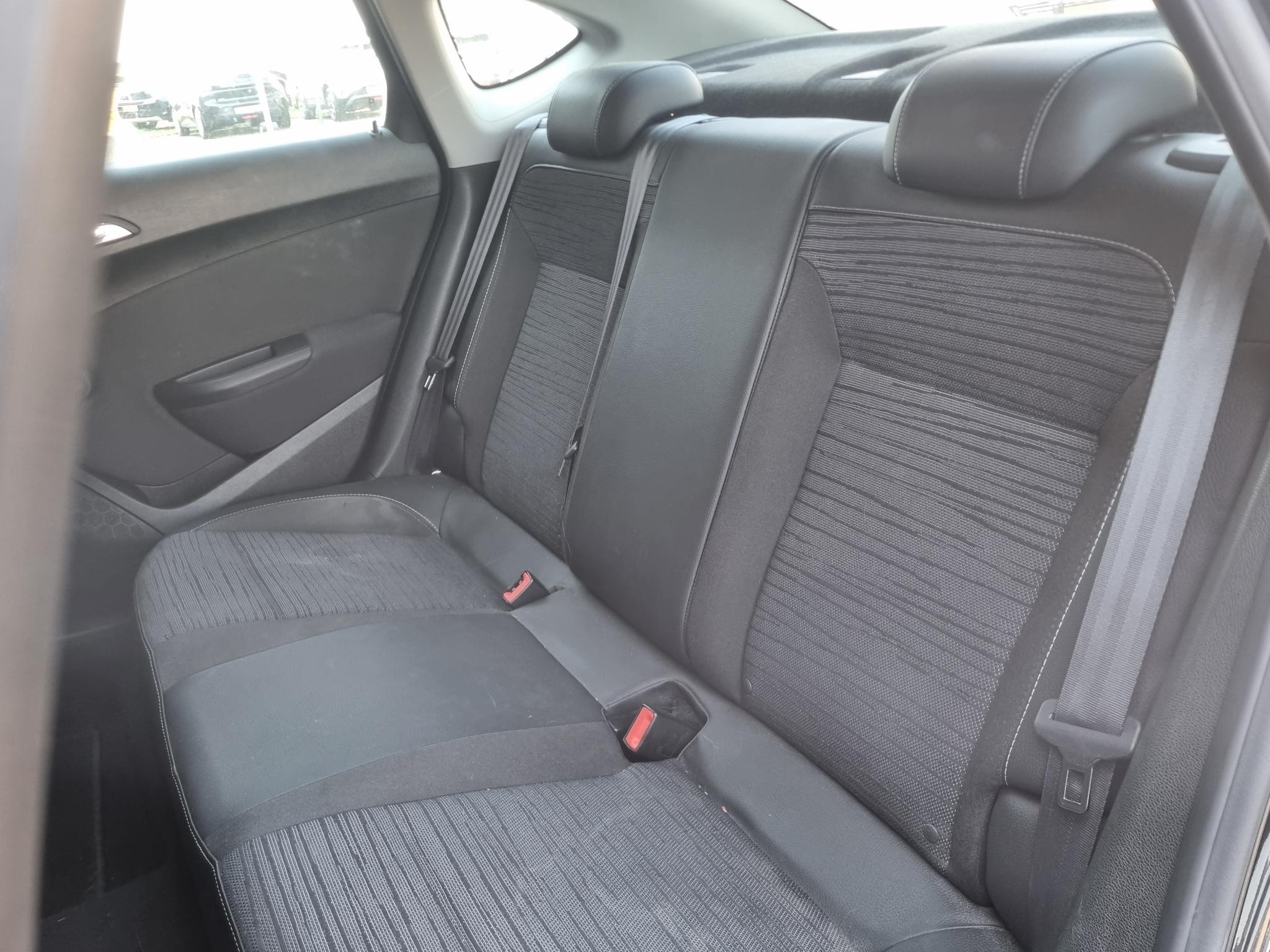 Foto van Opel Astra Notchback