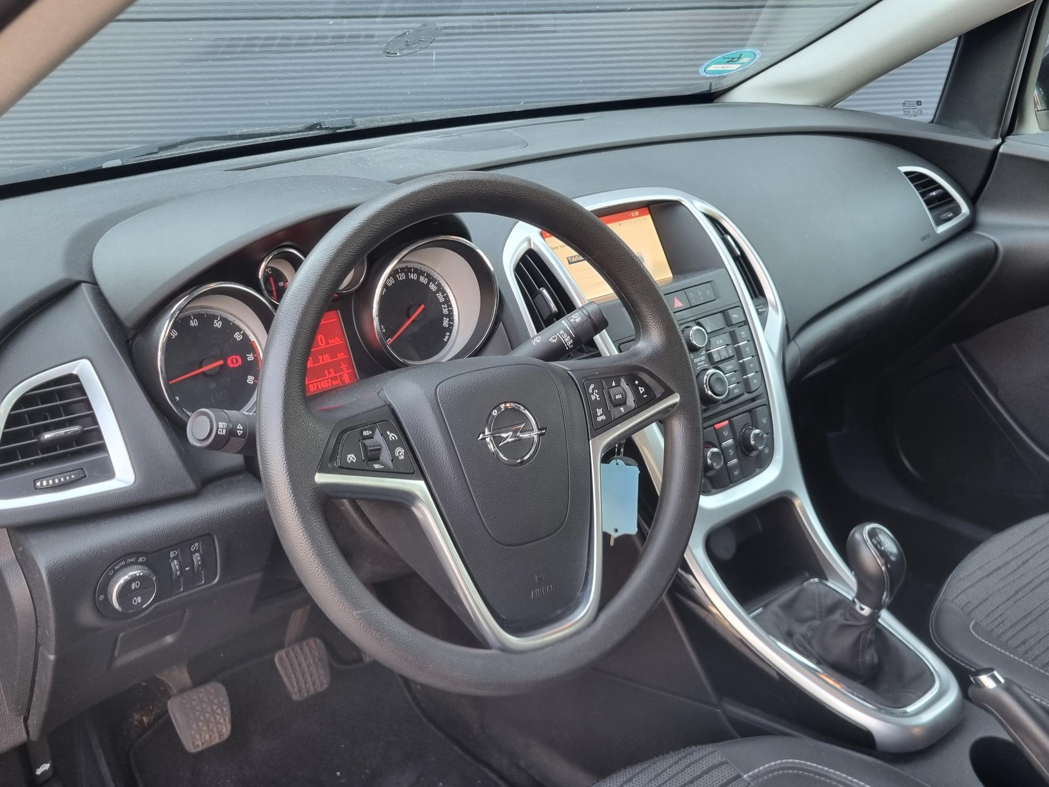 Foto van Opel Astra Notchback