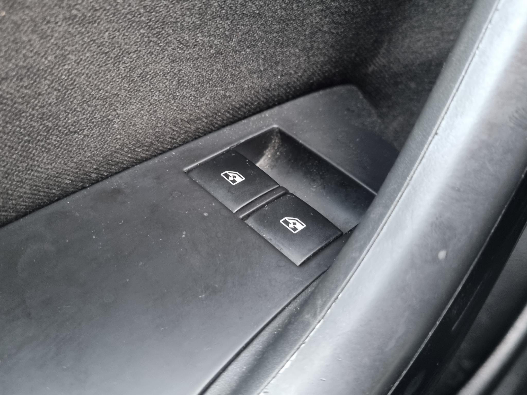 Foto van Opel Astra Notchback