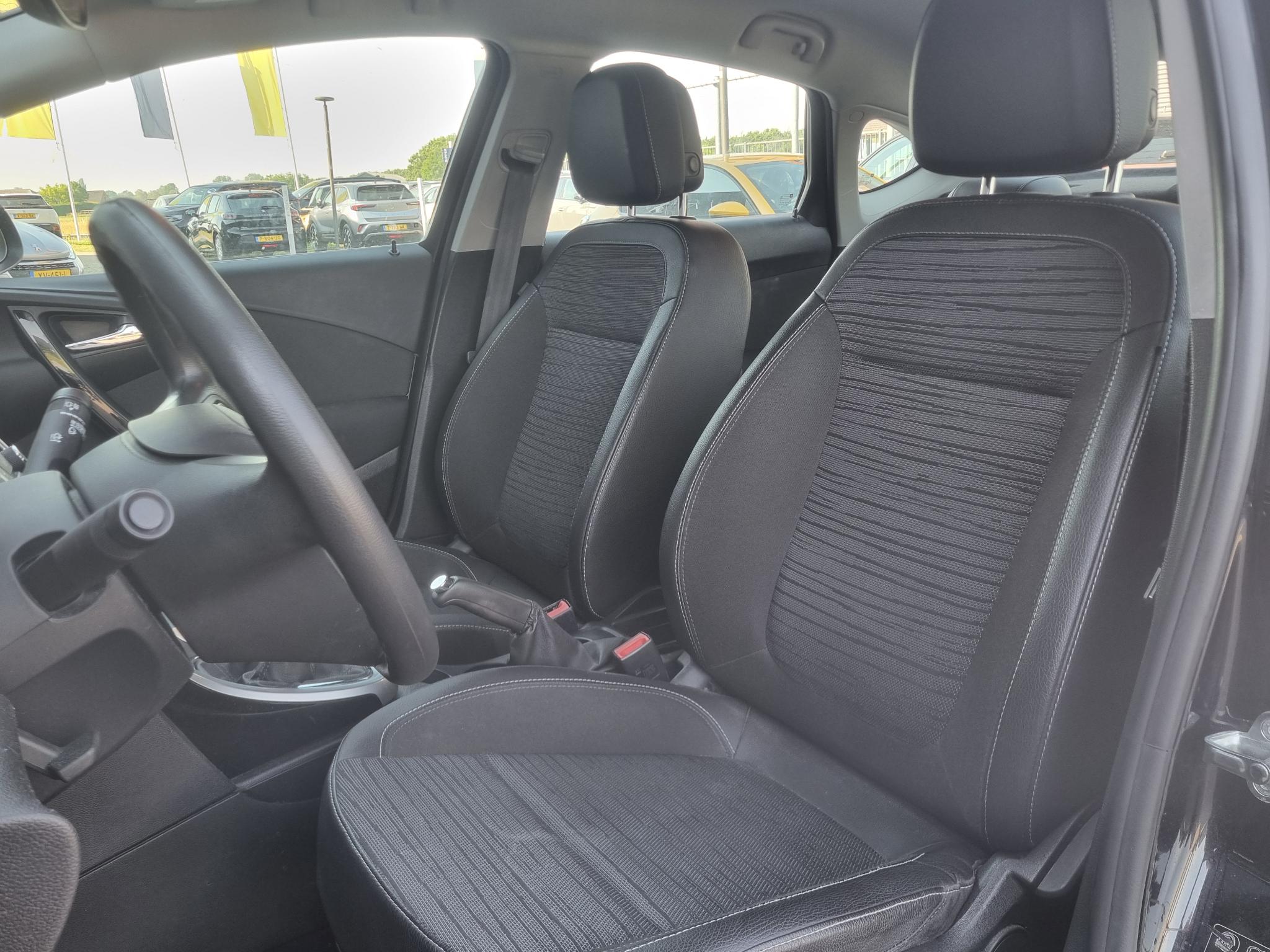 Foto van Opel Astra Notchback