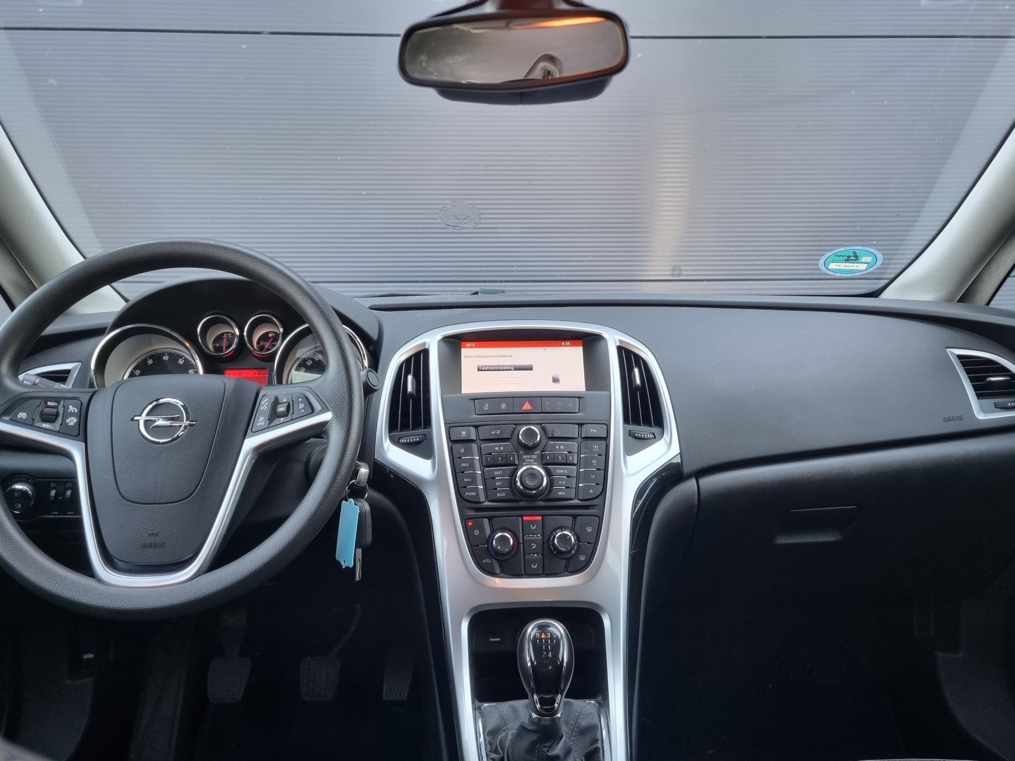Foto van Opel Astra Notchback