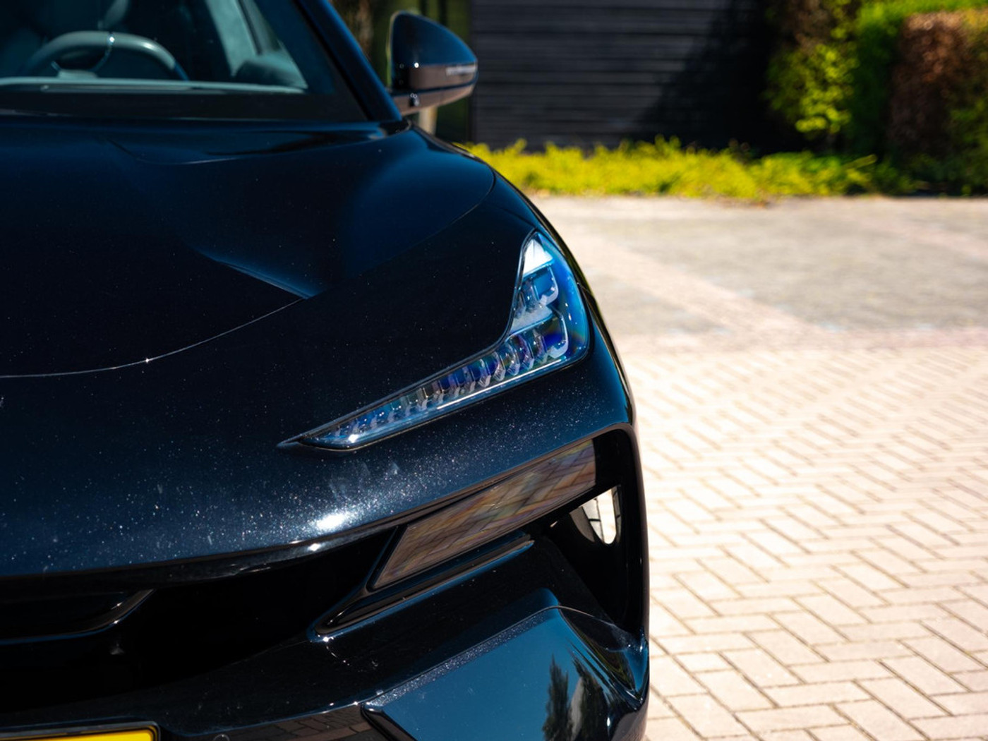 Foto van Lotus Eletre