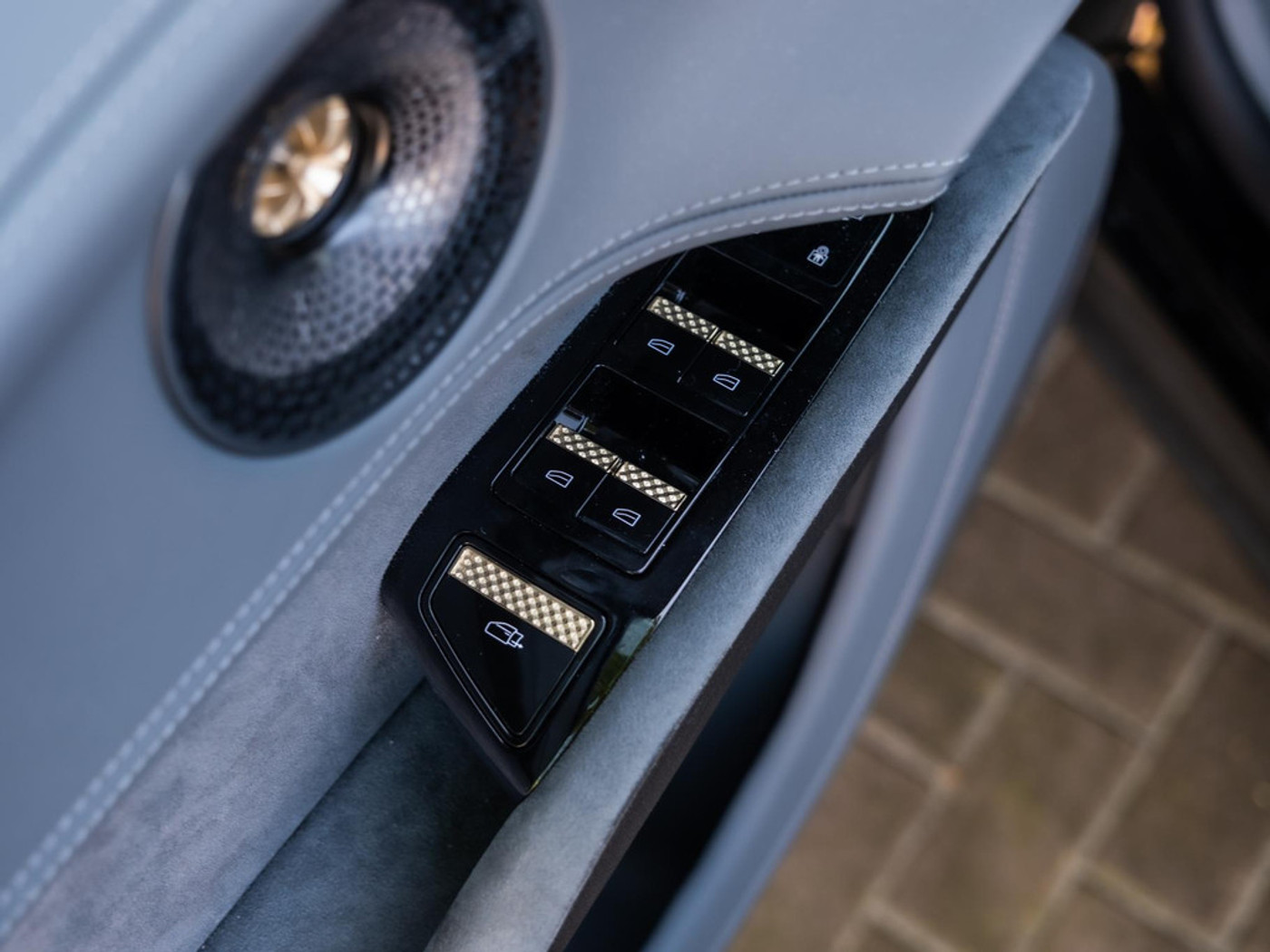 Foto van Lotus Eletre