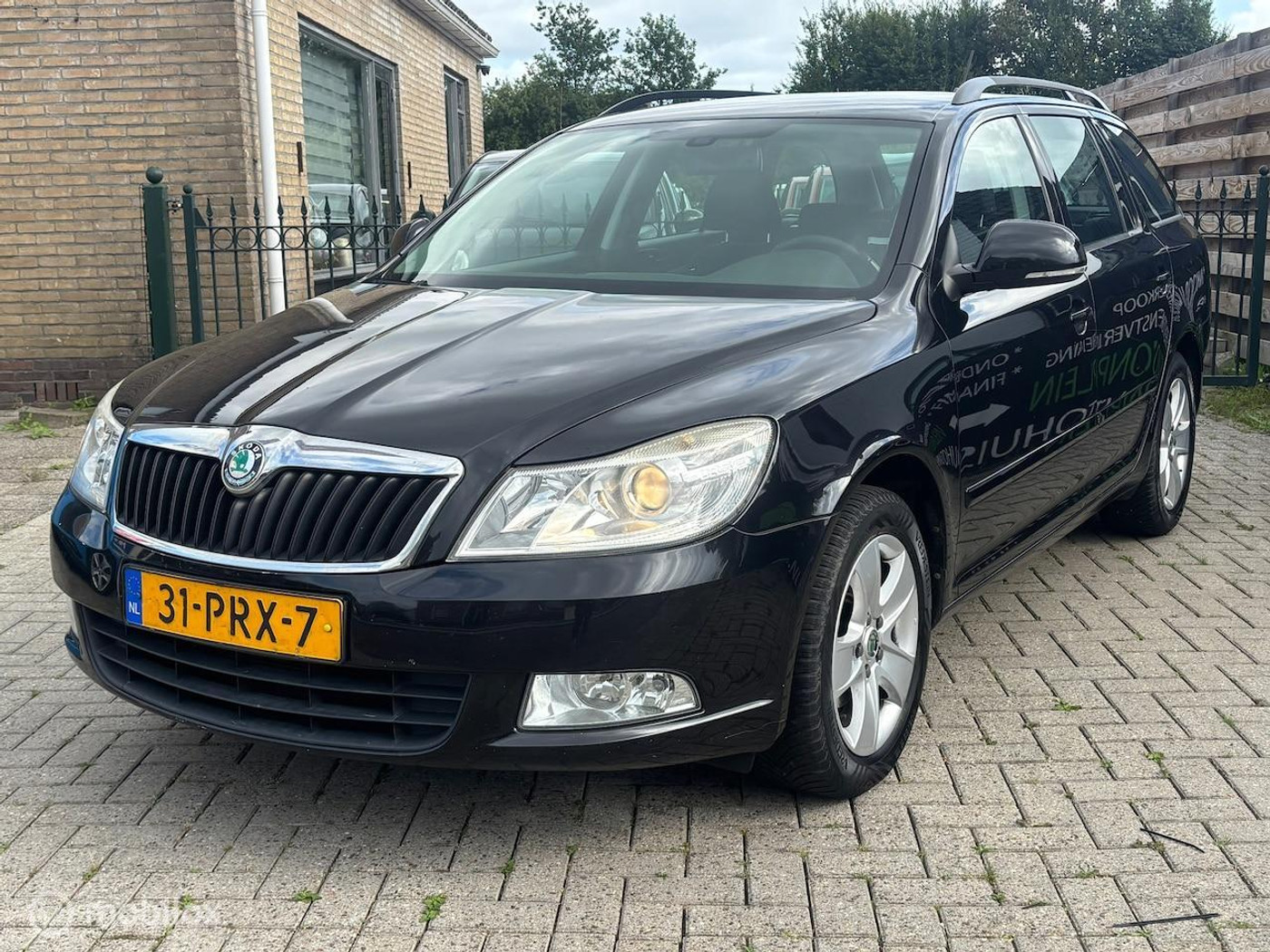Skoda Octavia 1.2 TSI Ambition Business Line | airco | navi | cruise | trekhaak | lange apk ! 2011 - voorkant