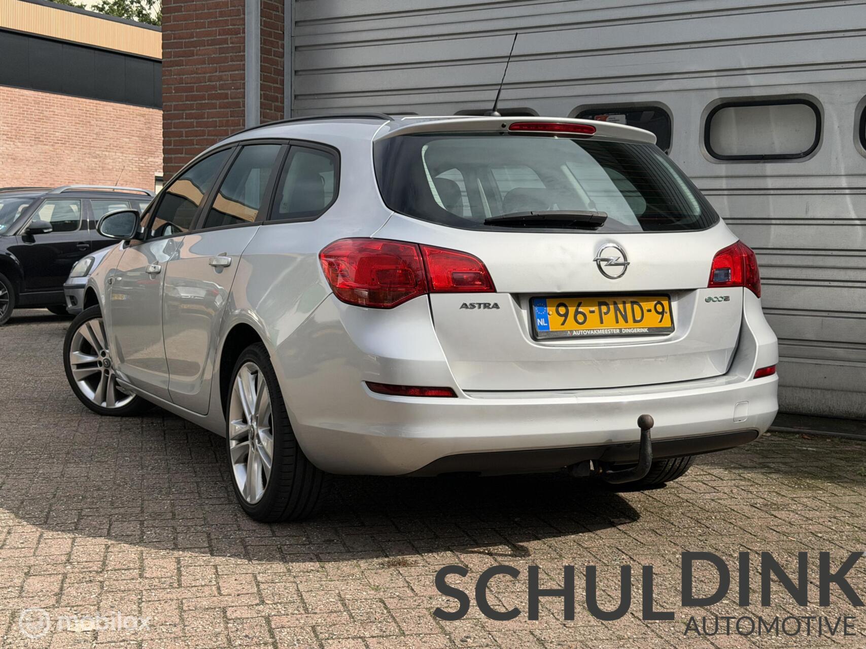 Foto van Opel Astra Sports Tourer
