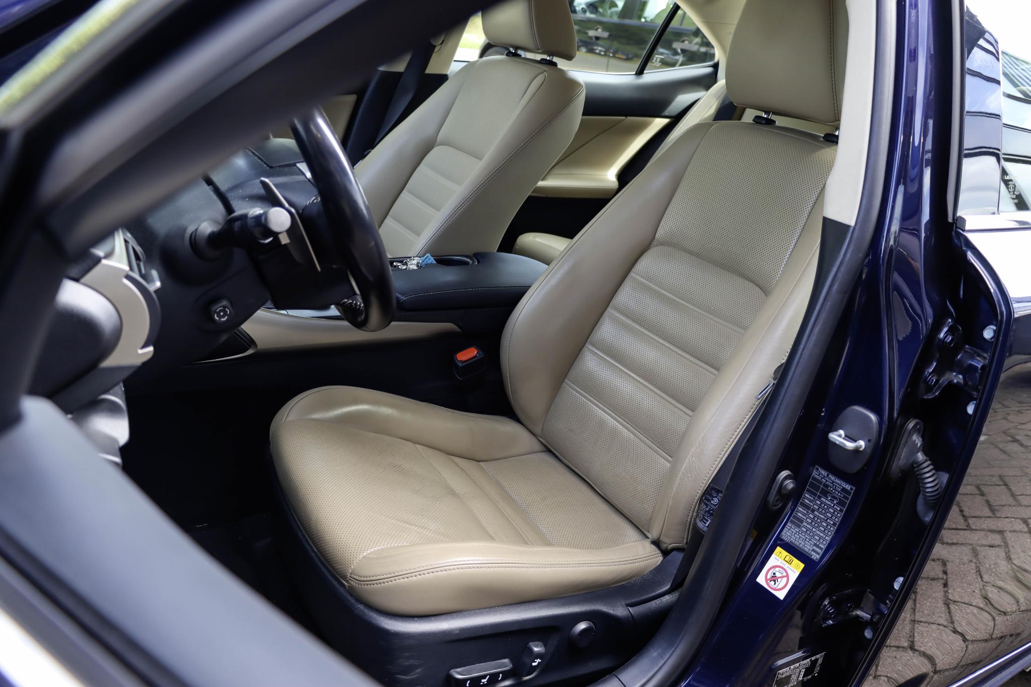 Foto van Lexus Lexus Is300h