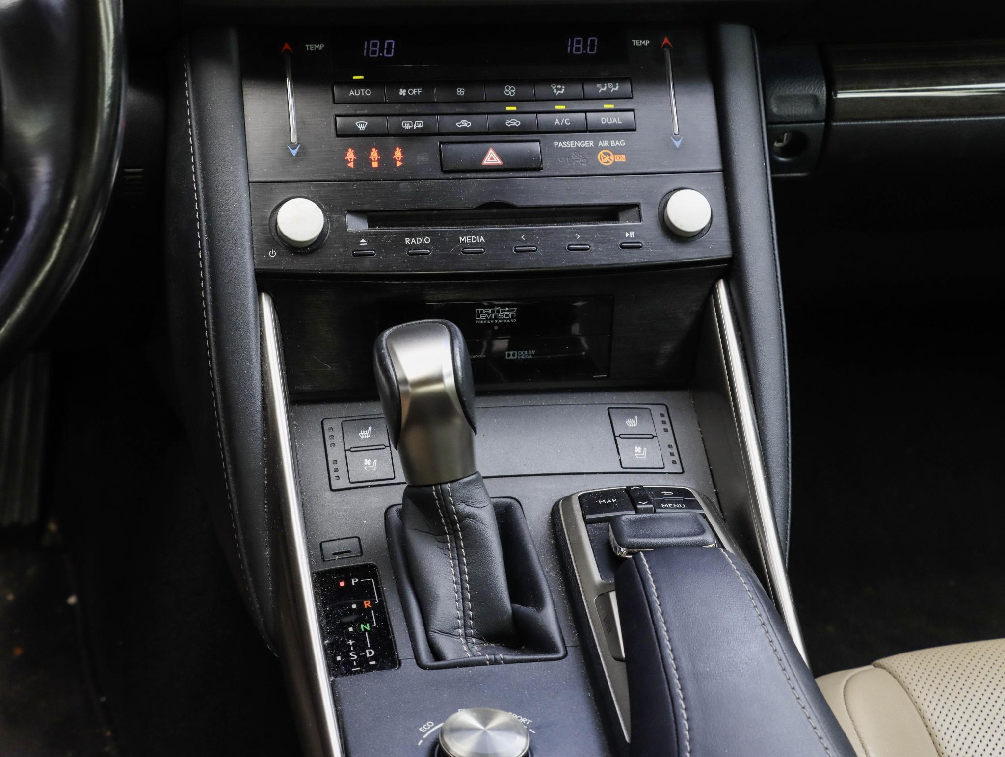 Foto van Lexus Lexus Is300h