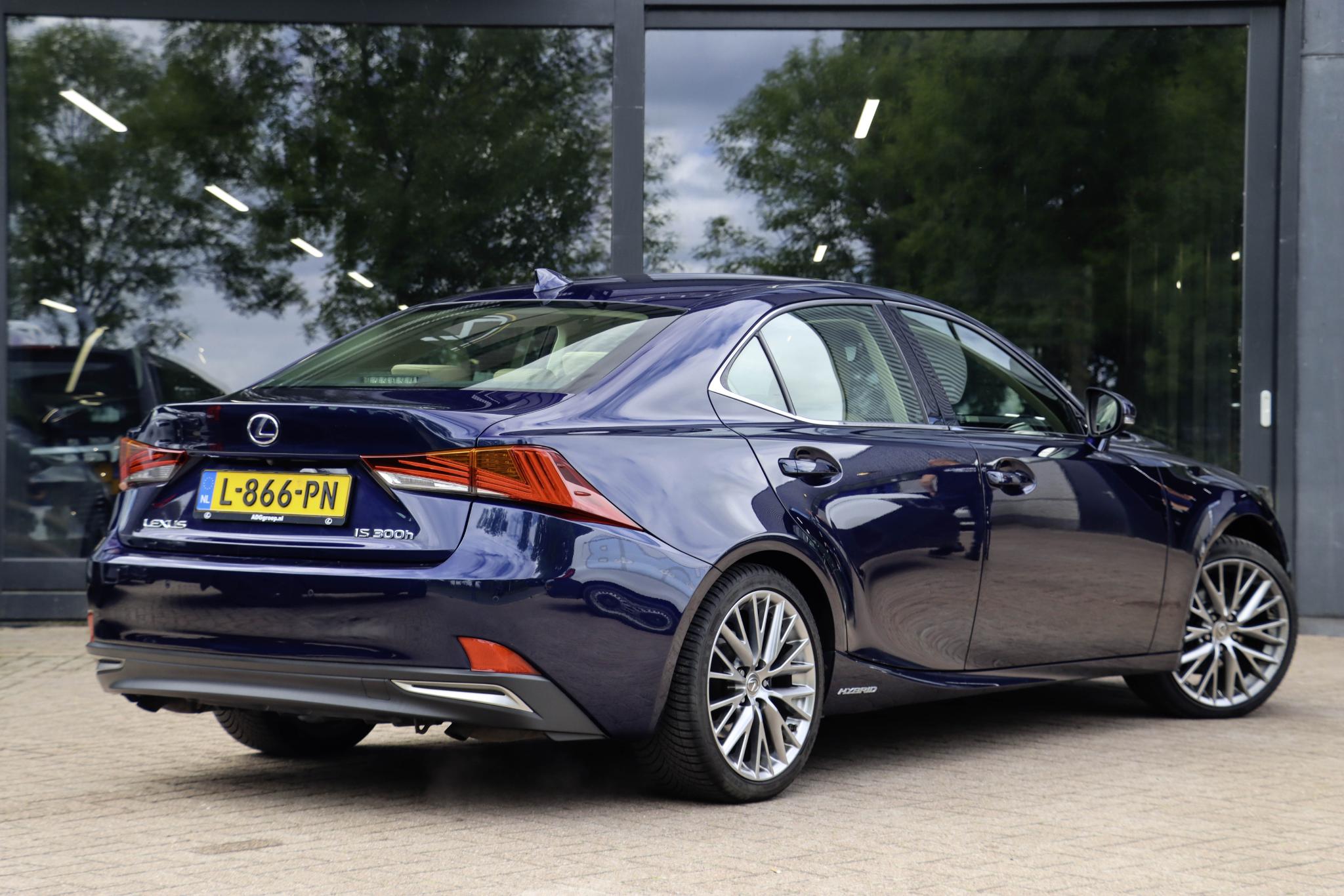Foto van Lexus Lexus Is300h