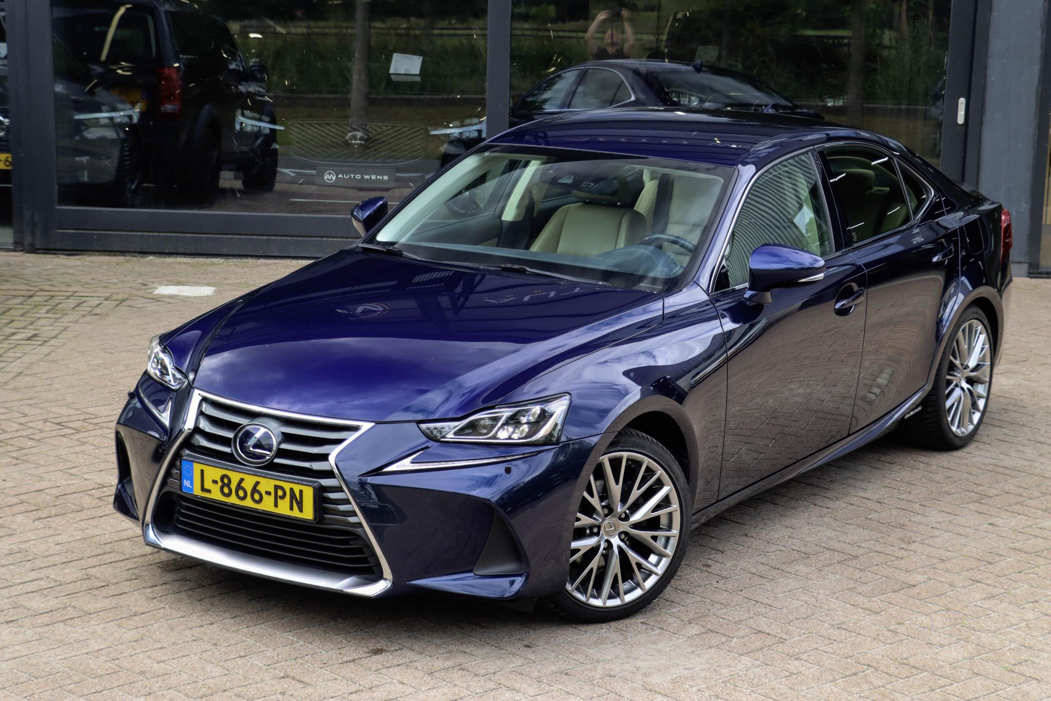 Foto van Lexus Lexus Is300h