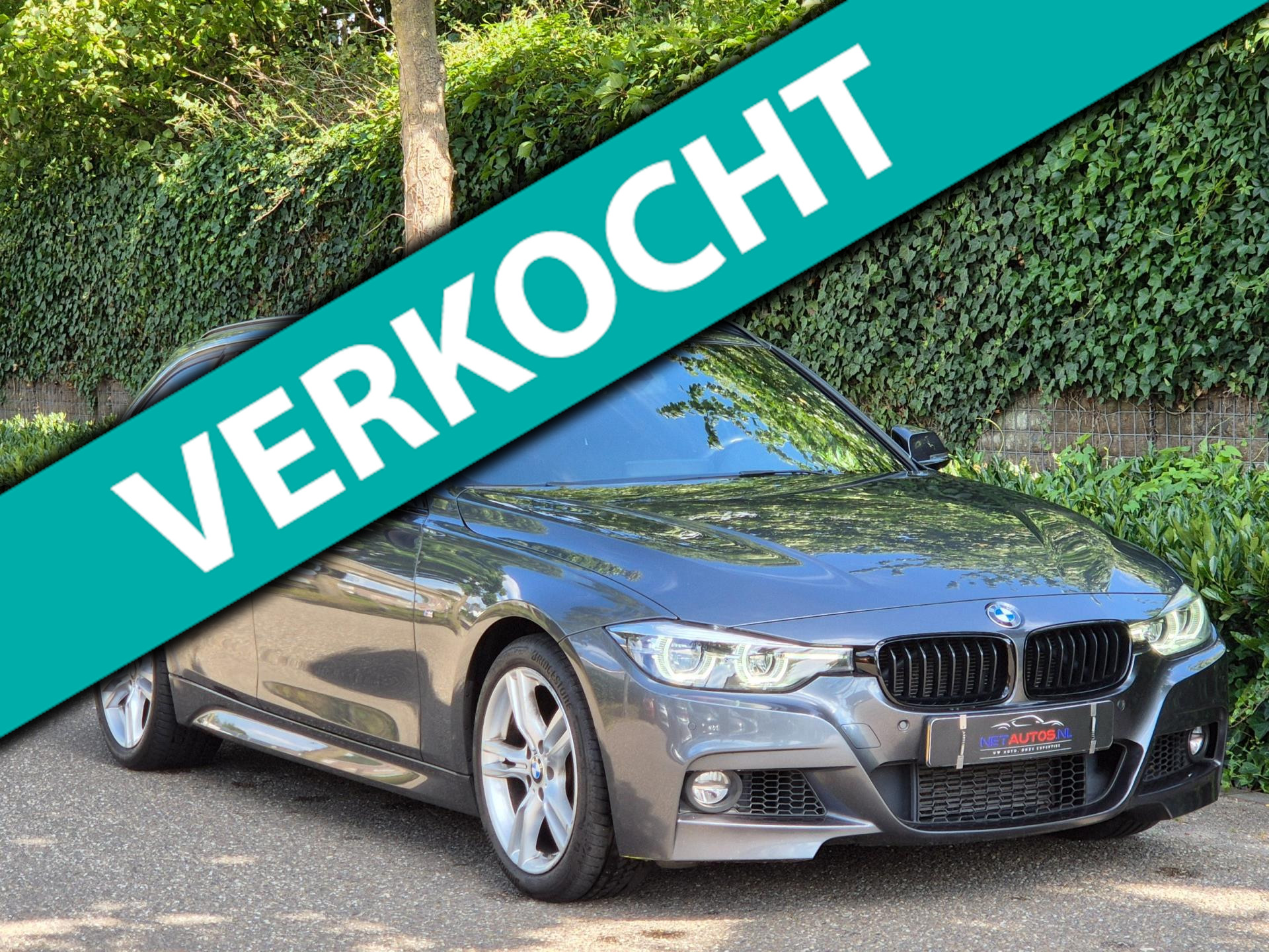 BMW 3-serie Touring M Sport Dig.Teller Apple CarPlay Panorama LED Leder NAP Navi Pro GR Dealer onderhouden 2019 - voorkant
