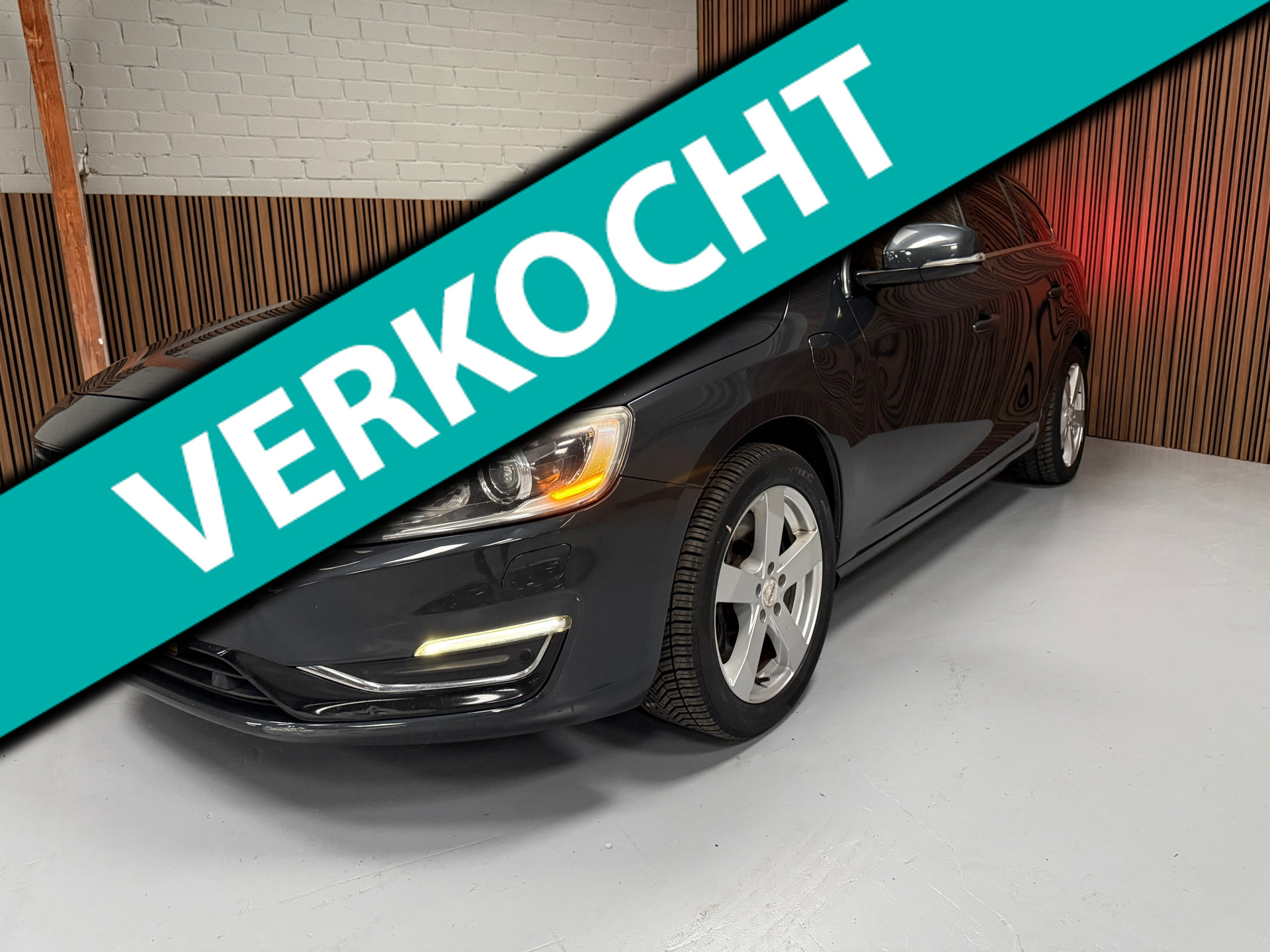 Volvo V60 Plug In Hybrid 2.4 D6 AWD Plug-In Hybrid Summum. Vol opties, Rijdt goed! 2013 - voorkant