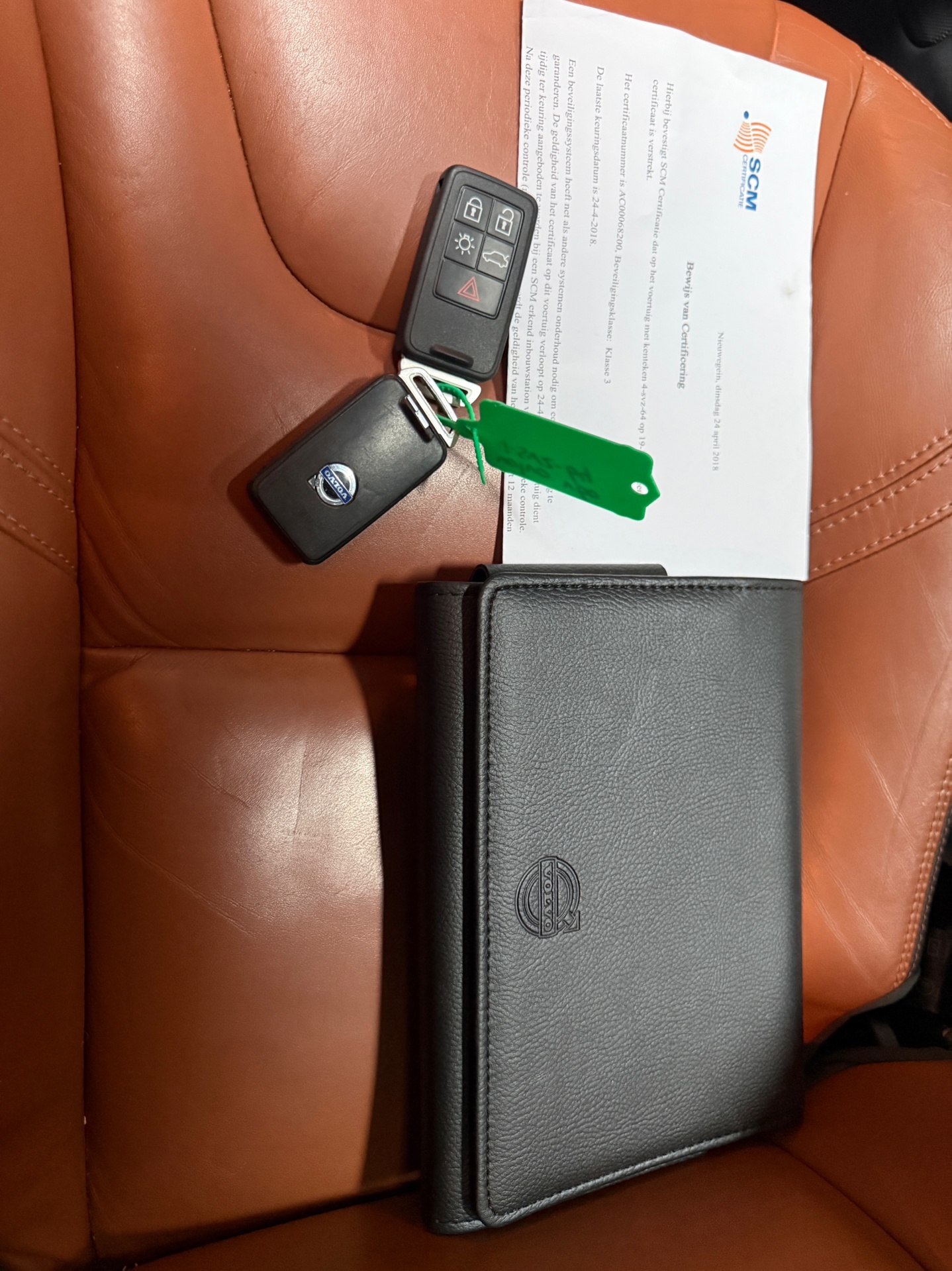 Foto van Volvo V60 Plug In Hybrid