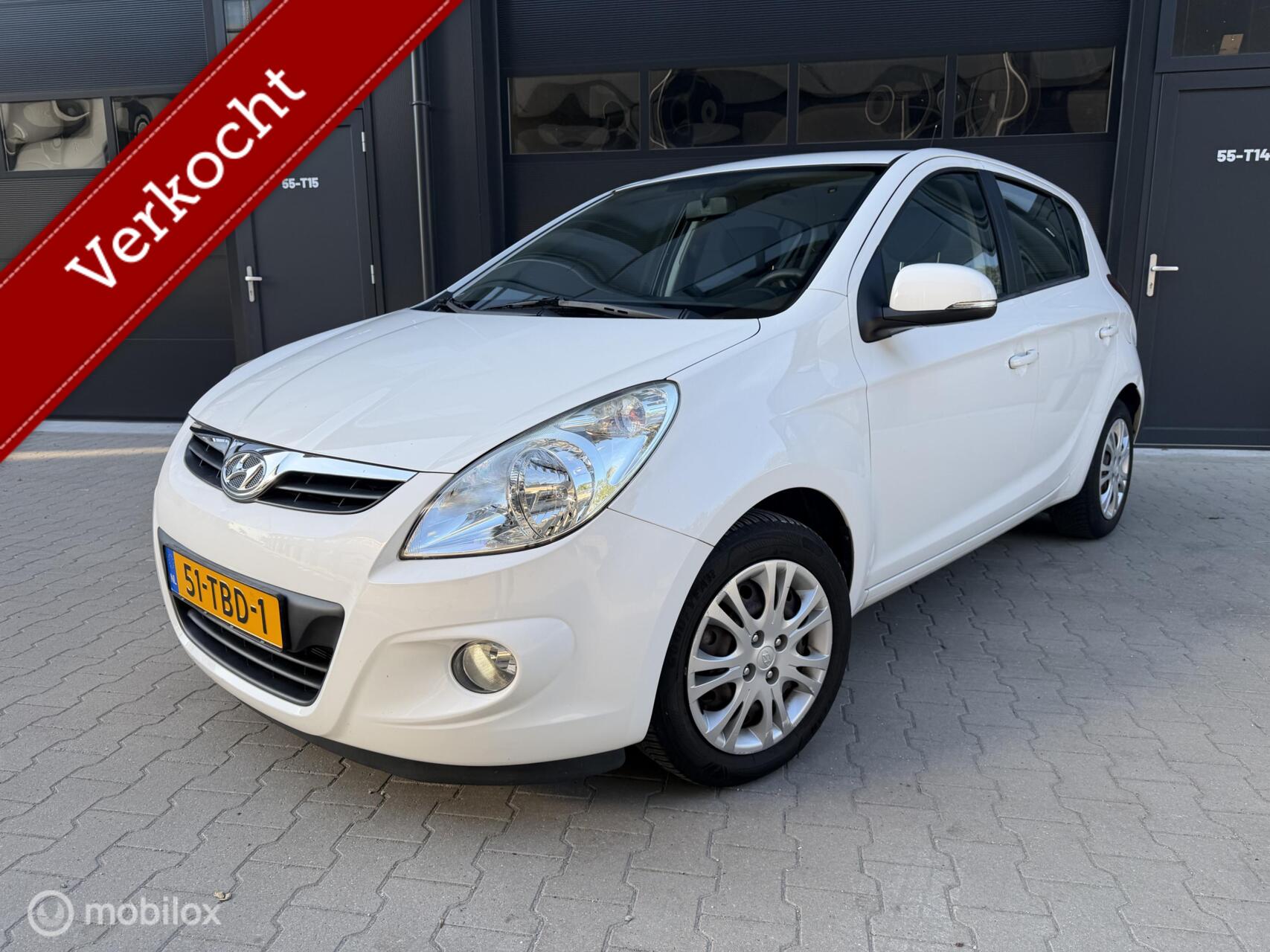 Hyundai I20 1.2i i-Motion Airco I 2e Eig I Weinig KM I NAP 2011 - voorkant